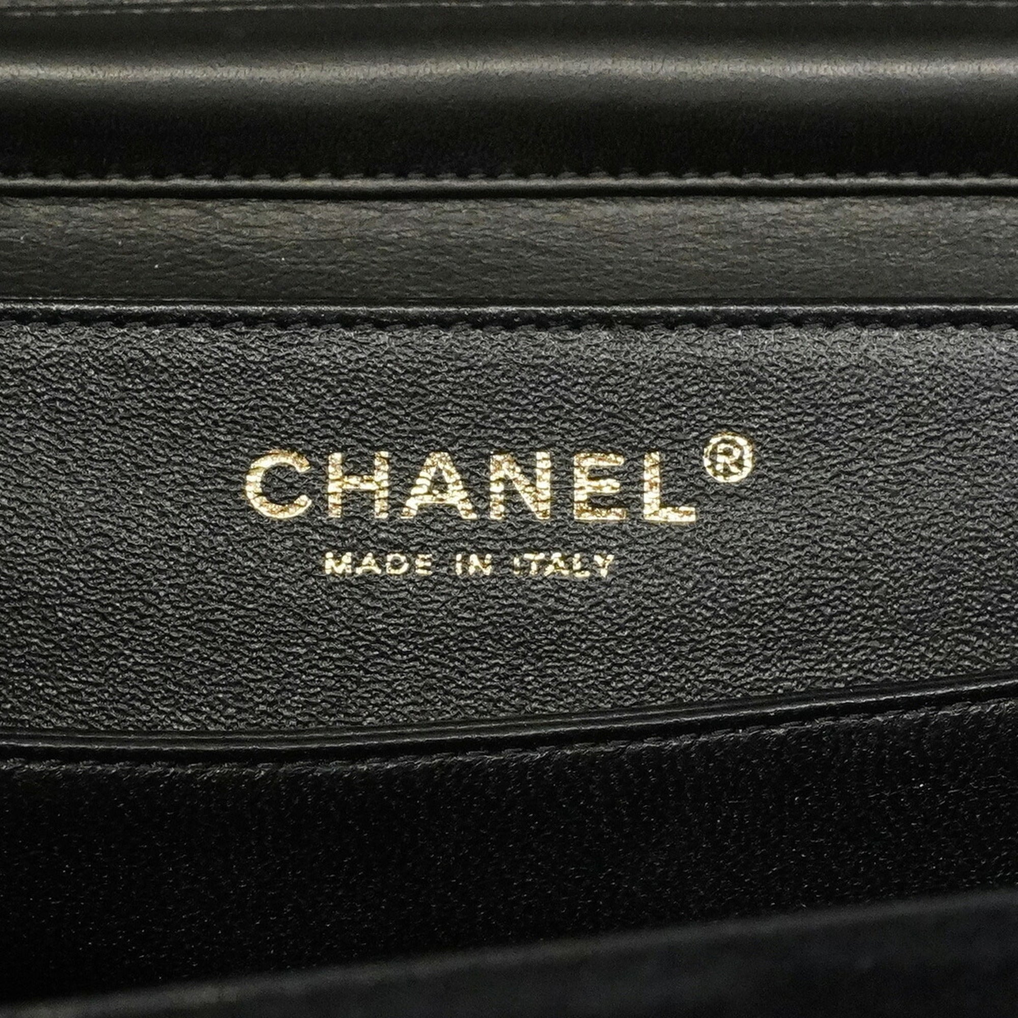 Chanel Black Suede Shoulder Bag (Pre-Owned)