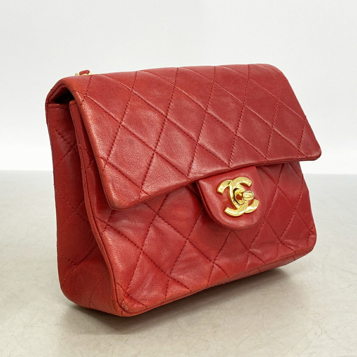 Chanel Red Color Leather Shoulder Bag (Pre-Owned)