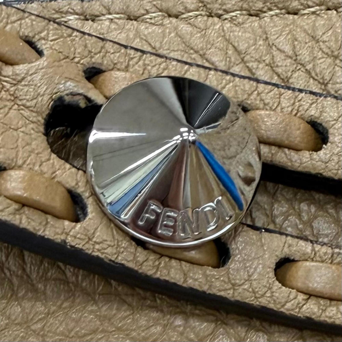 Fendi Beige Shoulder Bag (Pre-Owned)
