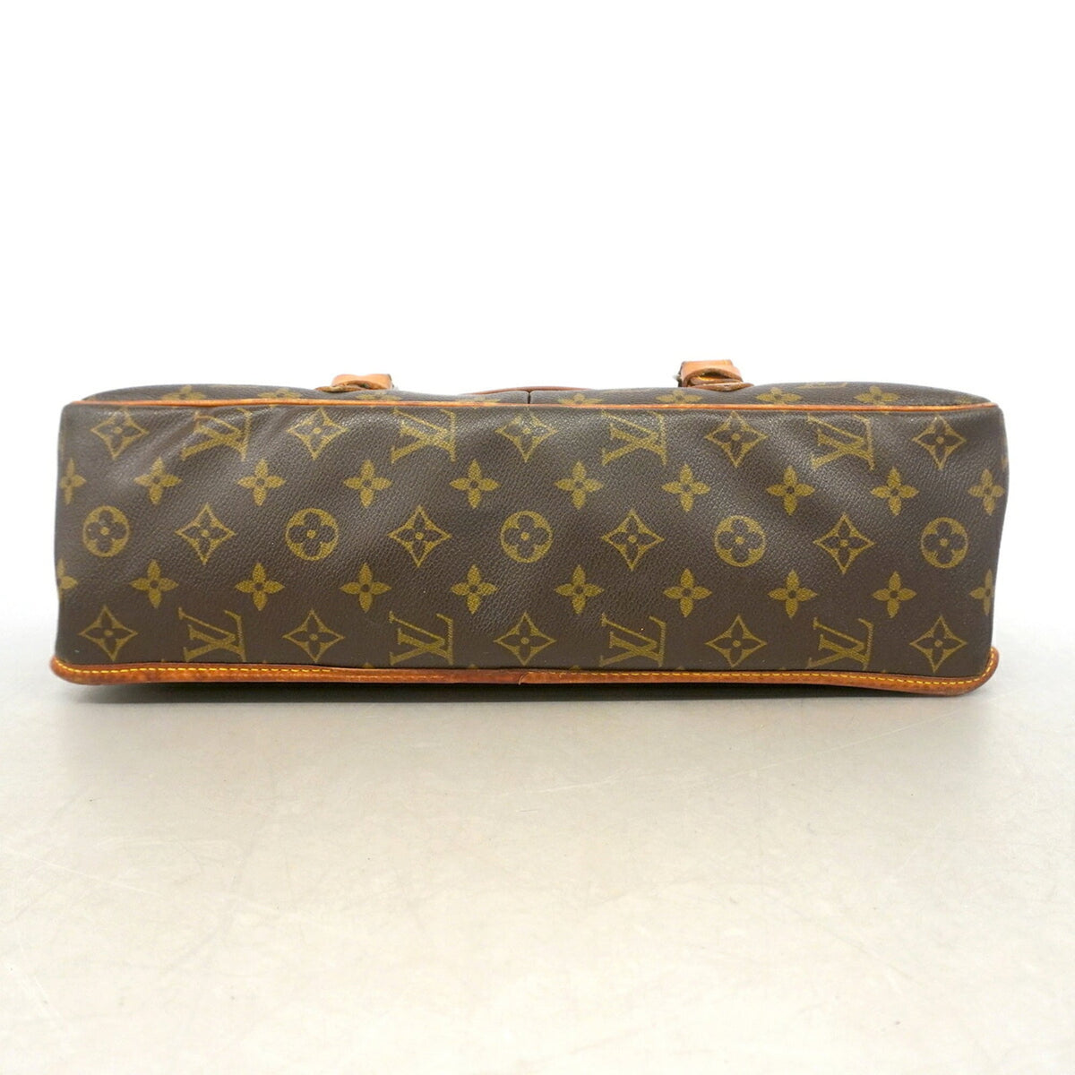Louis Vuitton Brown Shoulder Bag (Pre-Owned)