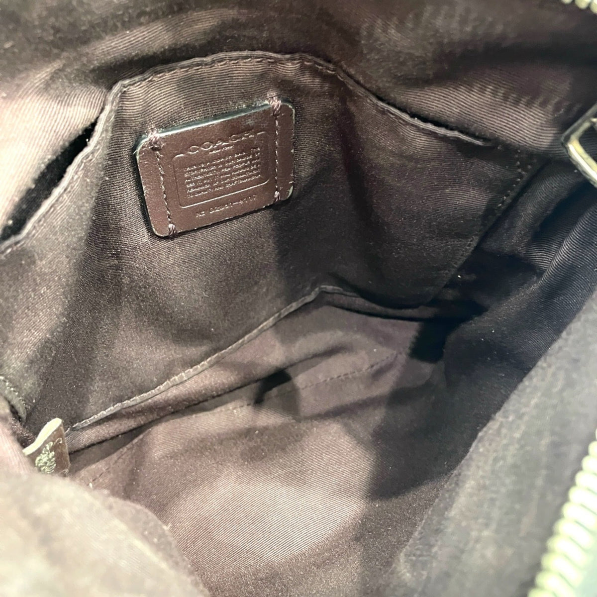 Coach Black Leather Shoulder Bag (Pre-Owned)