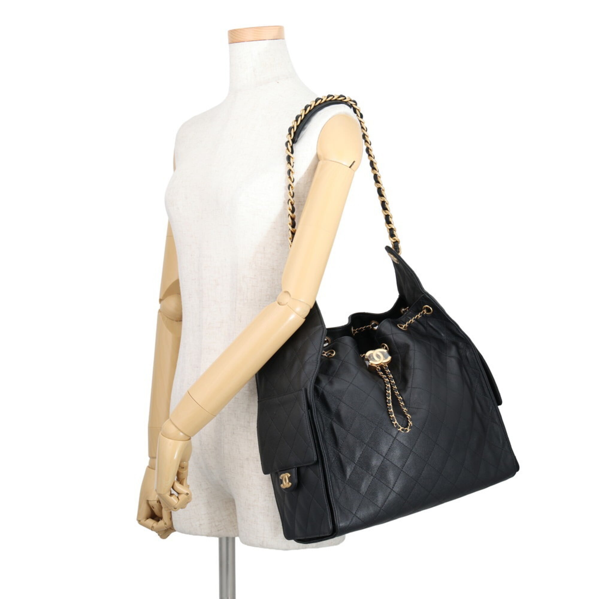 Chanel Black Grained Calfskin Shoulder Bag (Pre-Owned)