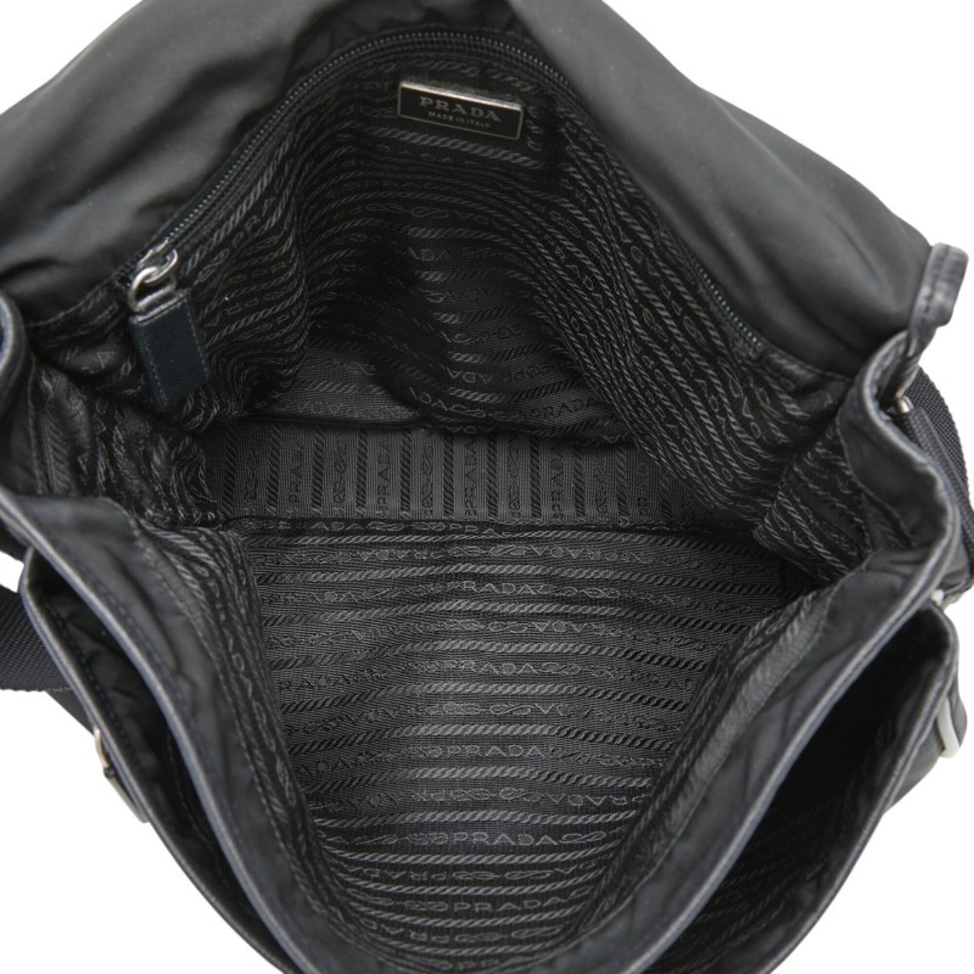 Prada Black Nylon Leather Messenger Bag Shoulder Bag (Pre-Owned)