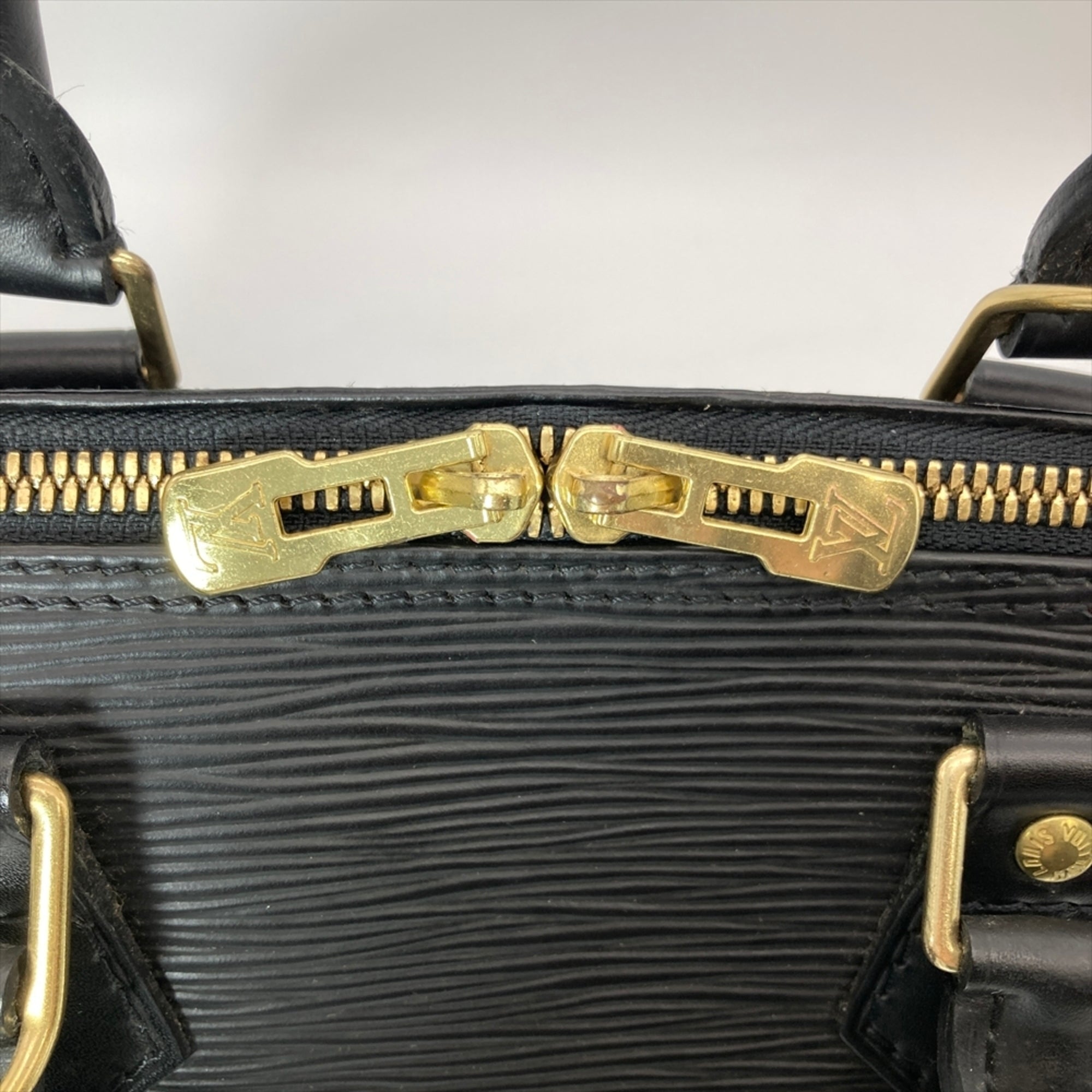 Louis Vuitton Epi Black Noir Epi Leather Handbag (Pre-Owned)