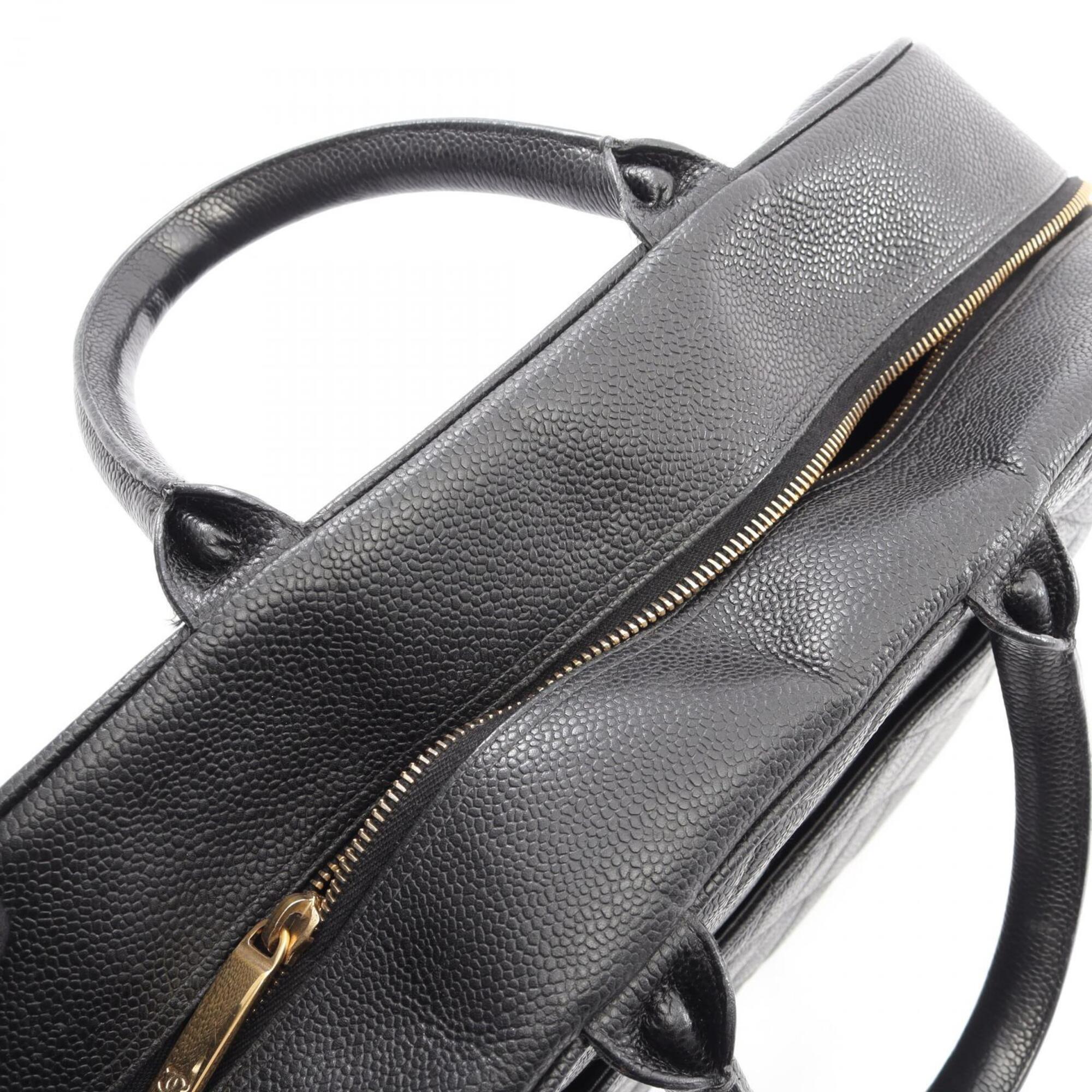Chanel Matelasse Black Grained Calfskin Handbag (Pre-Owned)