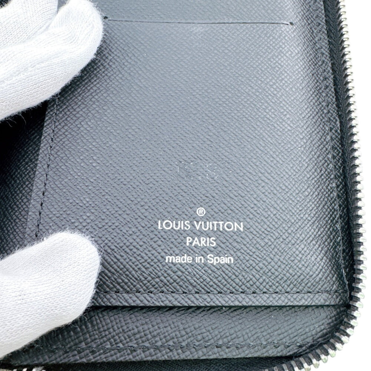 Louis Vuitton Epi Black Epi Leather Long Wallet (Bi-Fold) (Pre-Owned)