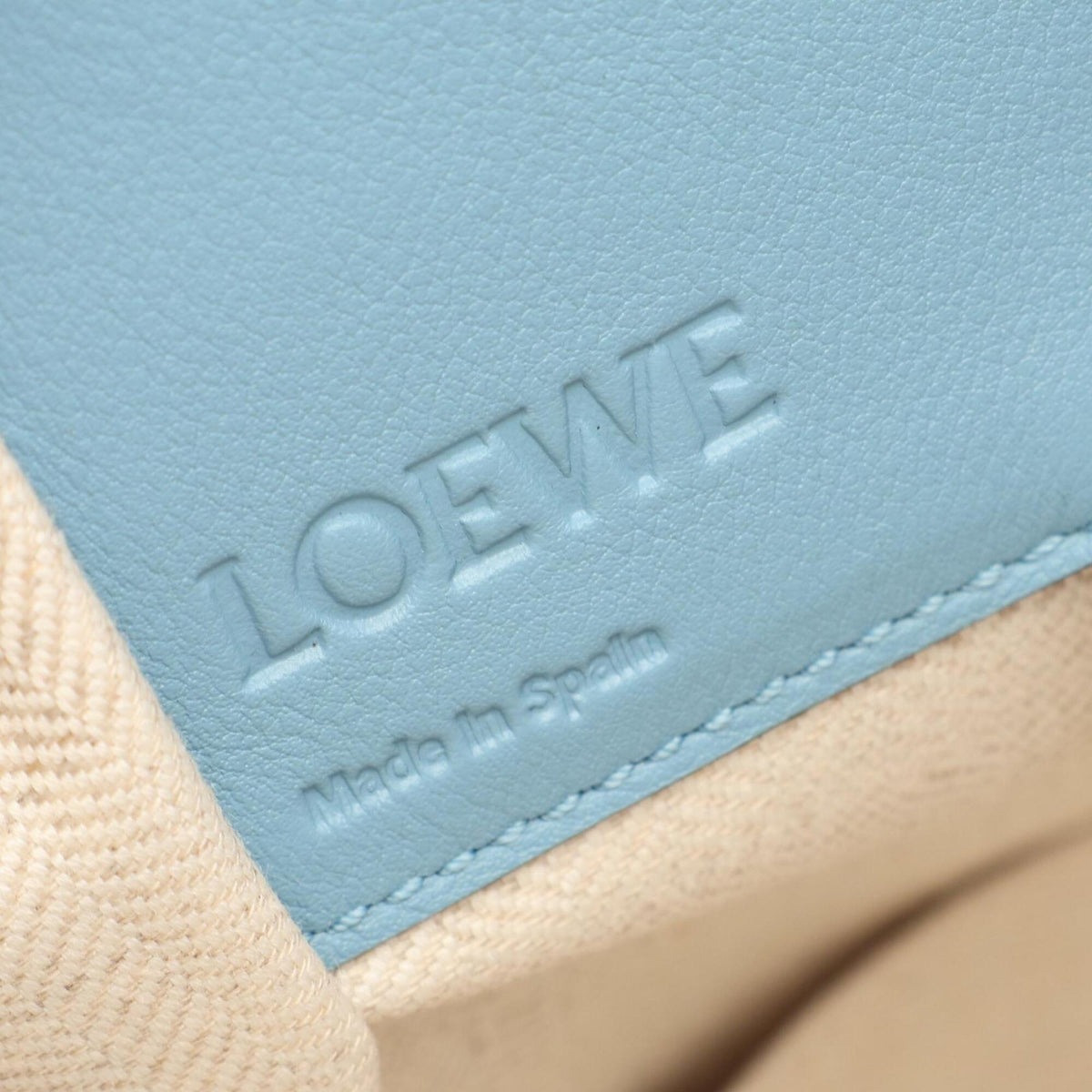 Loewe Blue Leather Handbag (Pre-Owned)
