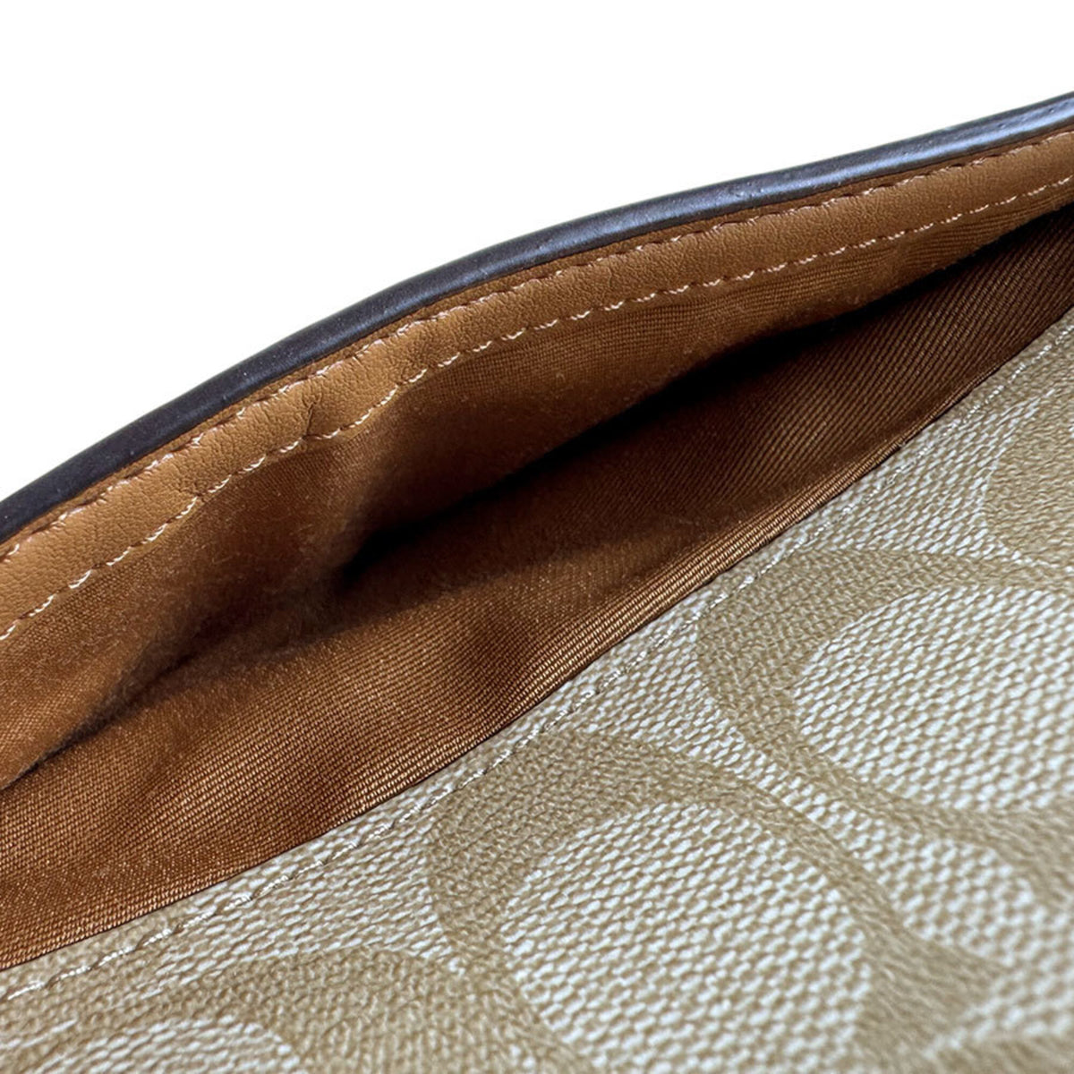 Coach Beige Ivory Leather Shoulder Bag (Pre-Owned)