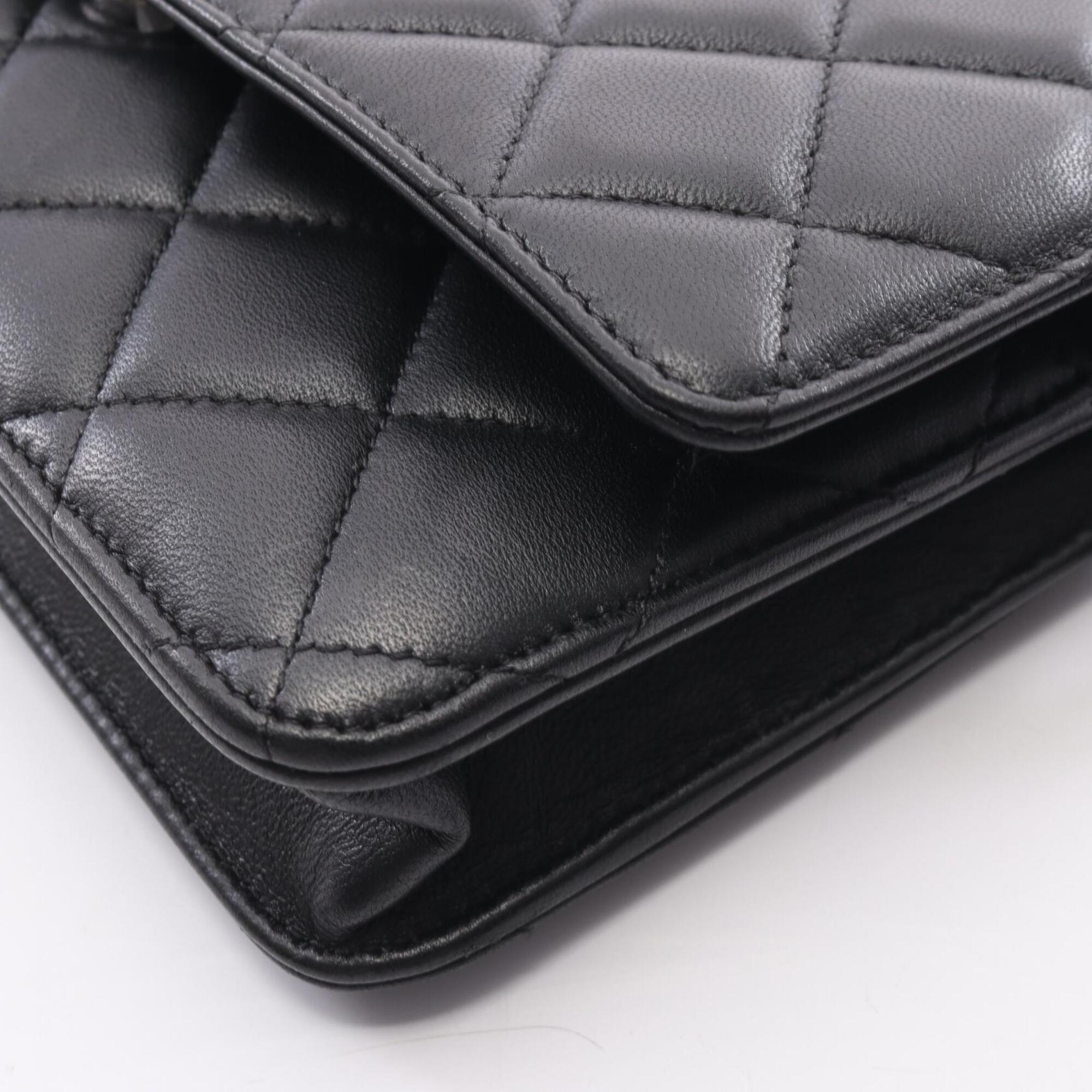 Chanel Matelasse Black Leather Handbag Shoulder Bag (Pre-Owned)