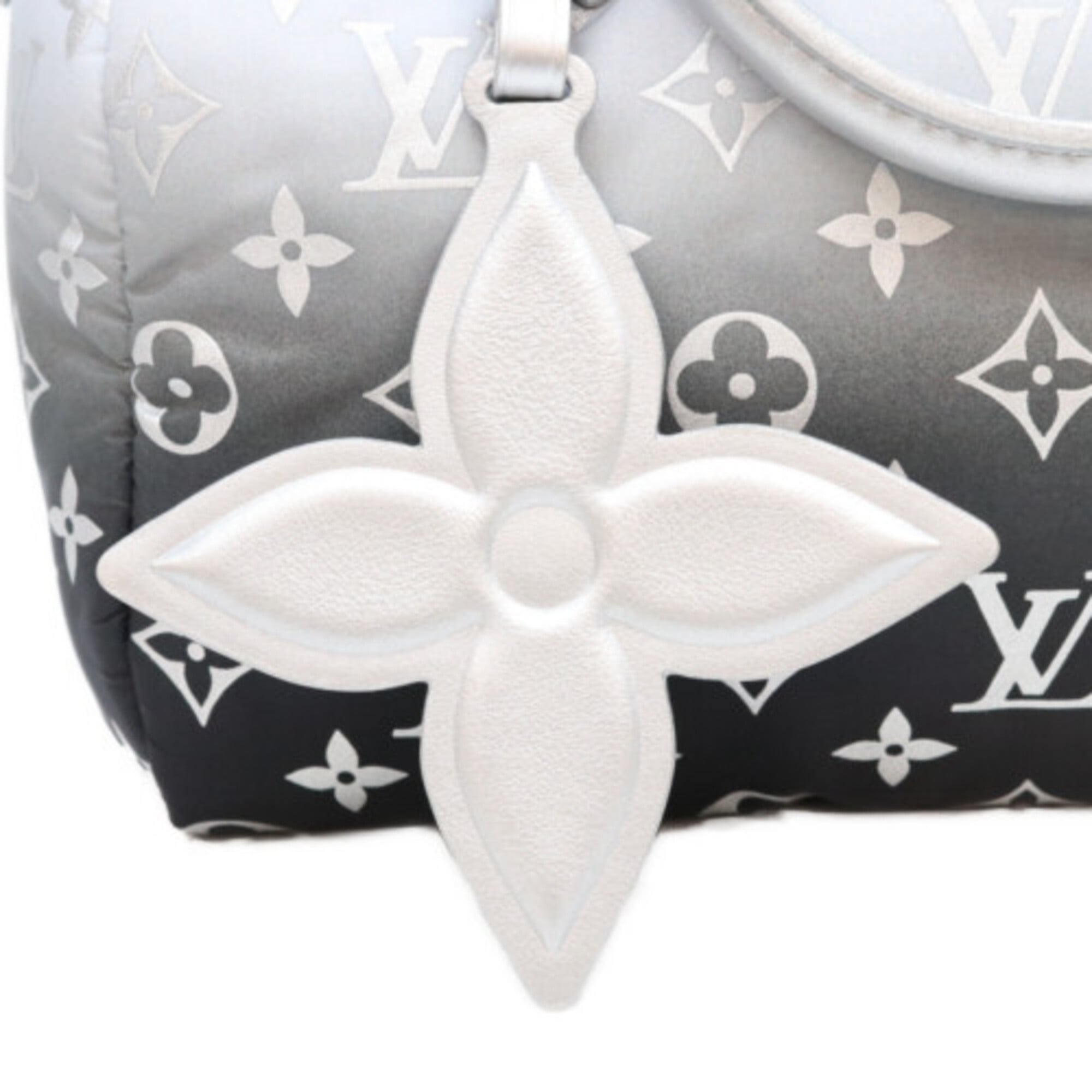 Louis Vuitton Silver Nylon Shoulder Bag (Pre-Owned)