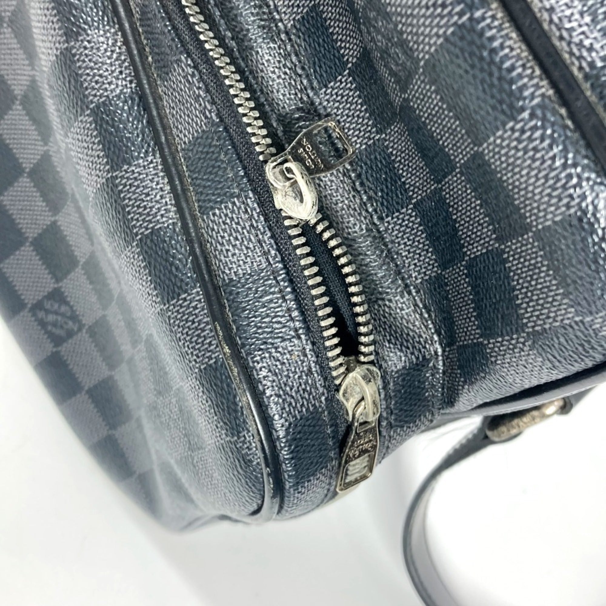 Louis Vuitton Damier Graphite Black Damier Graphite Shoulder Bag (Pre-Owned)