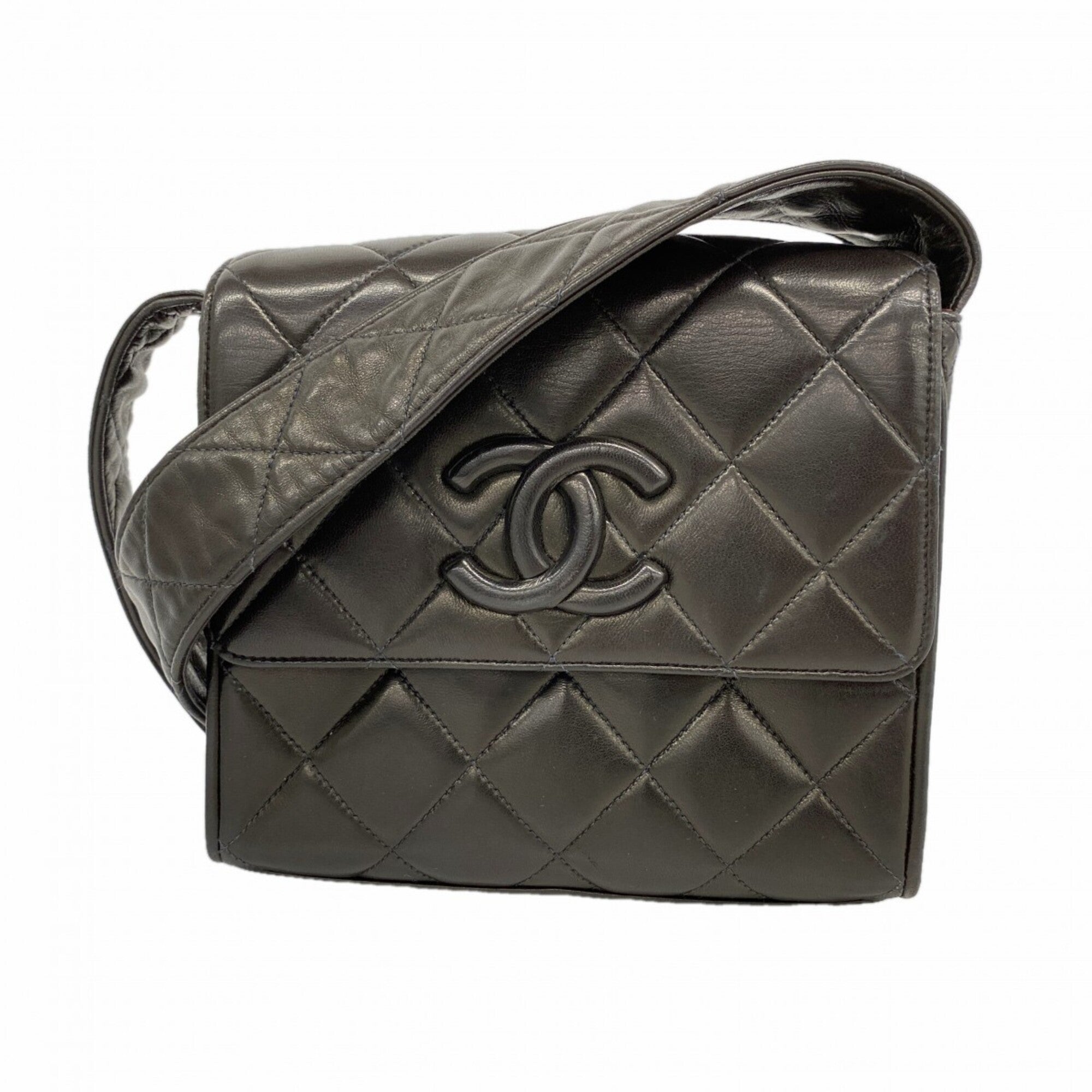 Chanel Black Leather Shoulder Bag (Pre-Owned)