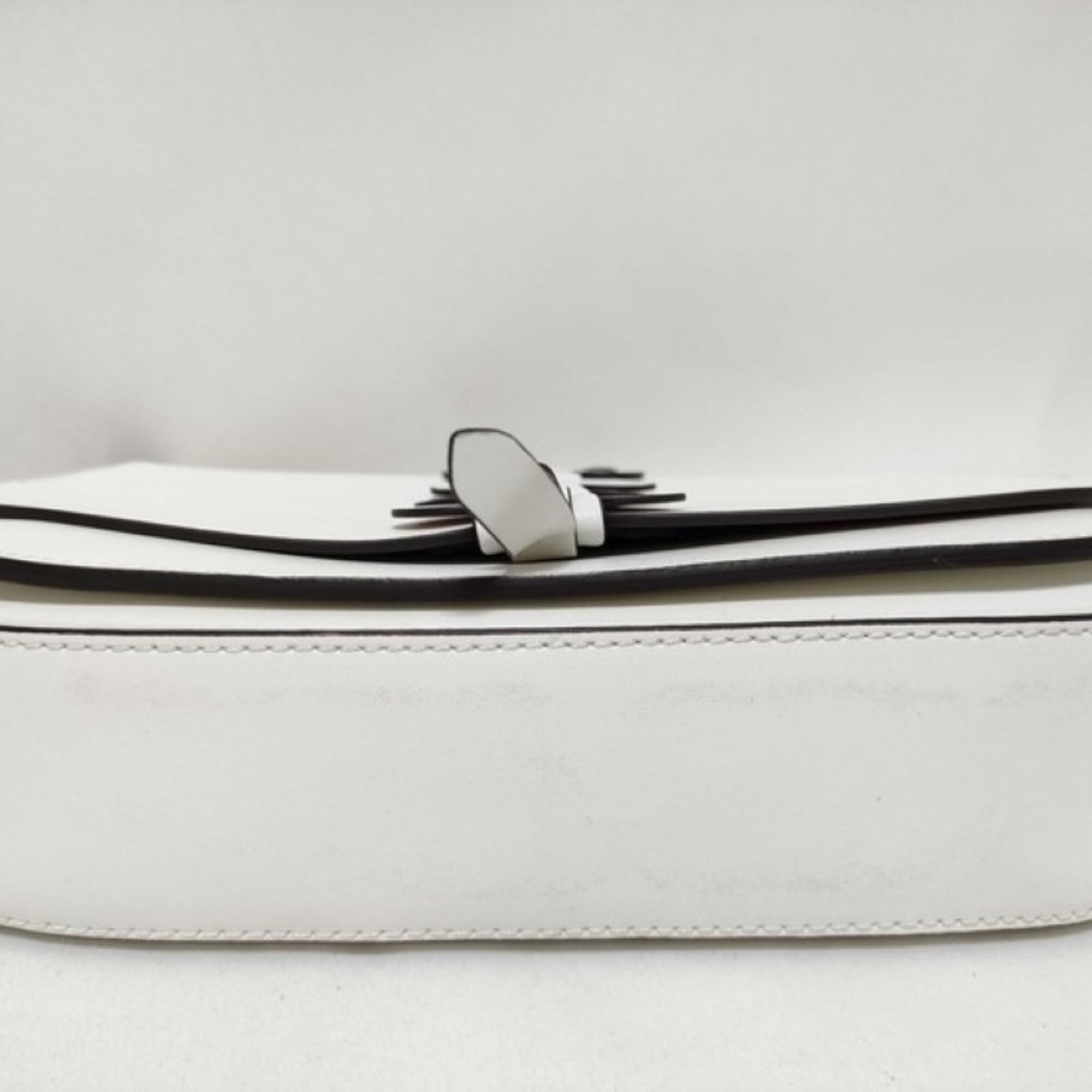 Kate Spade White Leather Shoulder Bag (Pre-Owned)