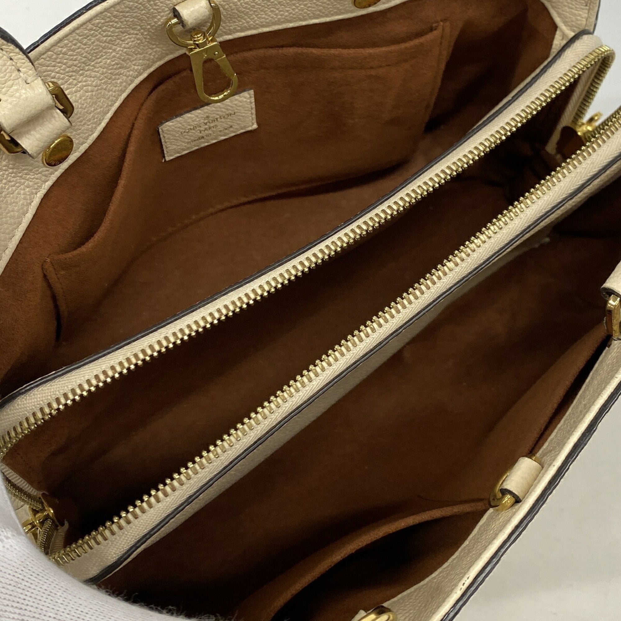 Louis Vuitton Cream Handbag (Pre-Owned)