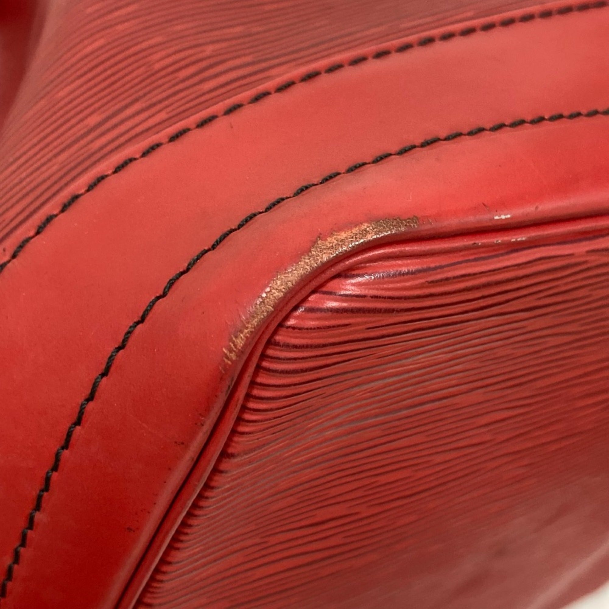 Louis Vuitton Castilian Red Epi Leather Shoulder Bag (Pre-Owned)