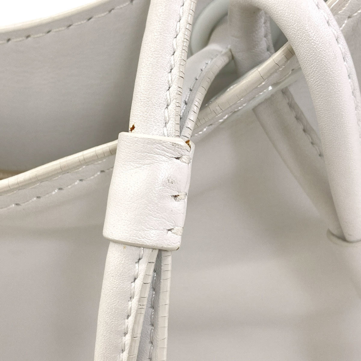 Loewe White Leather Tote Bag (Pre-Owned)