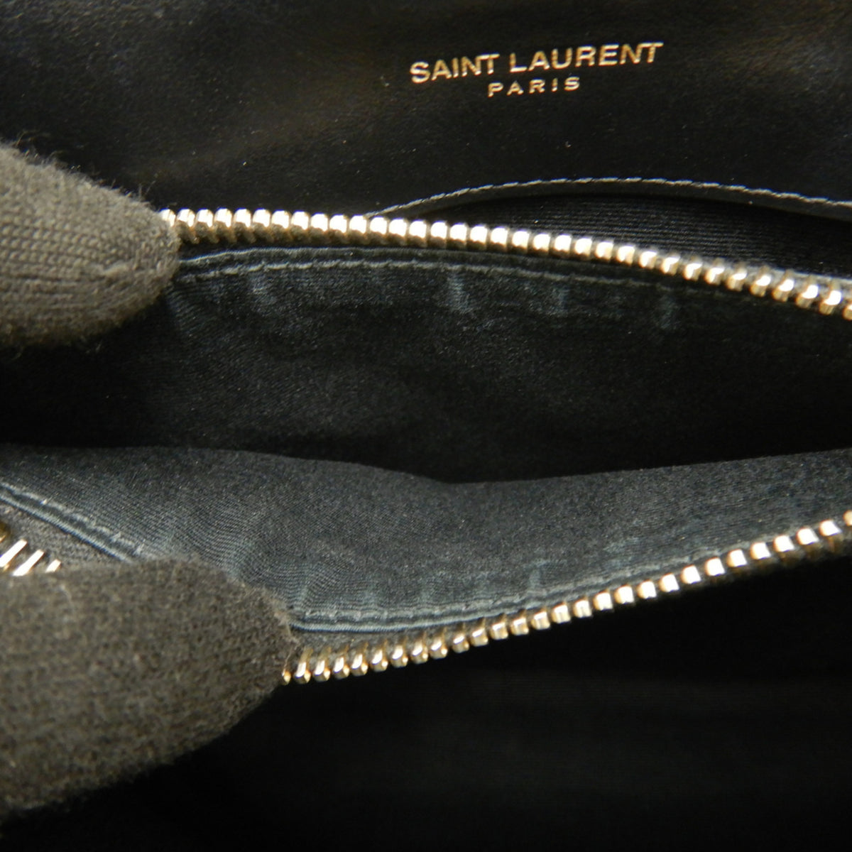 Yves Saint Laurent Black Leather Shoulder Bag (Pre-Owned)