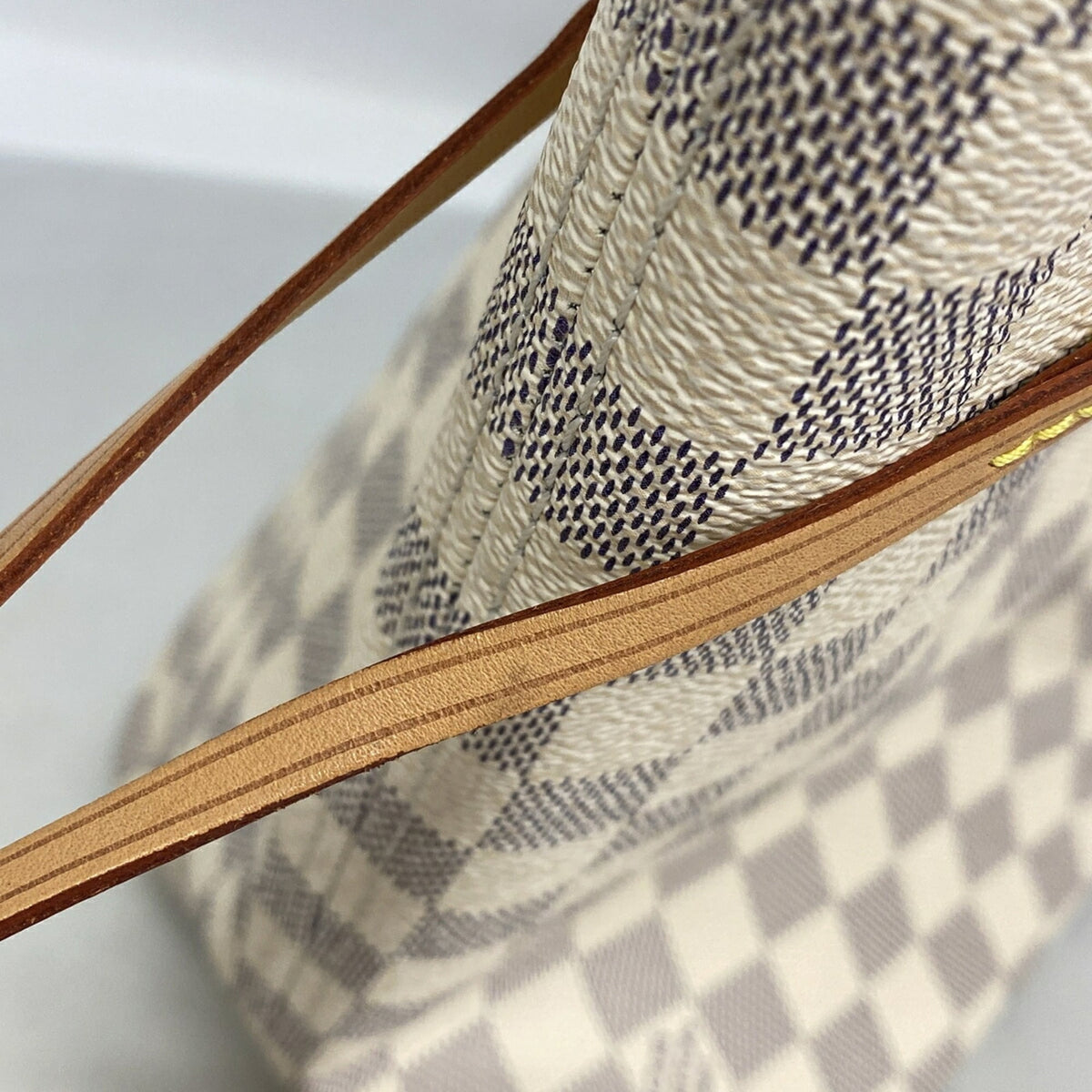 Louis Vuitton Rose Ballerine White Tote Bag (Pre-Owned)