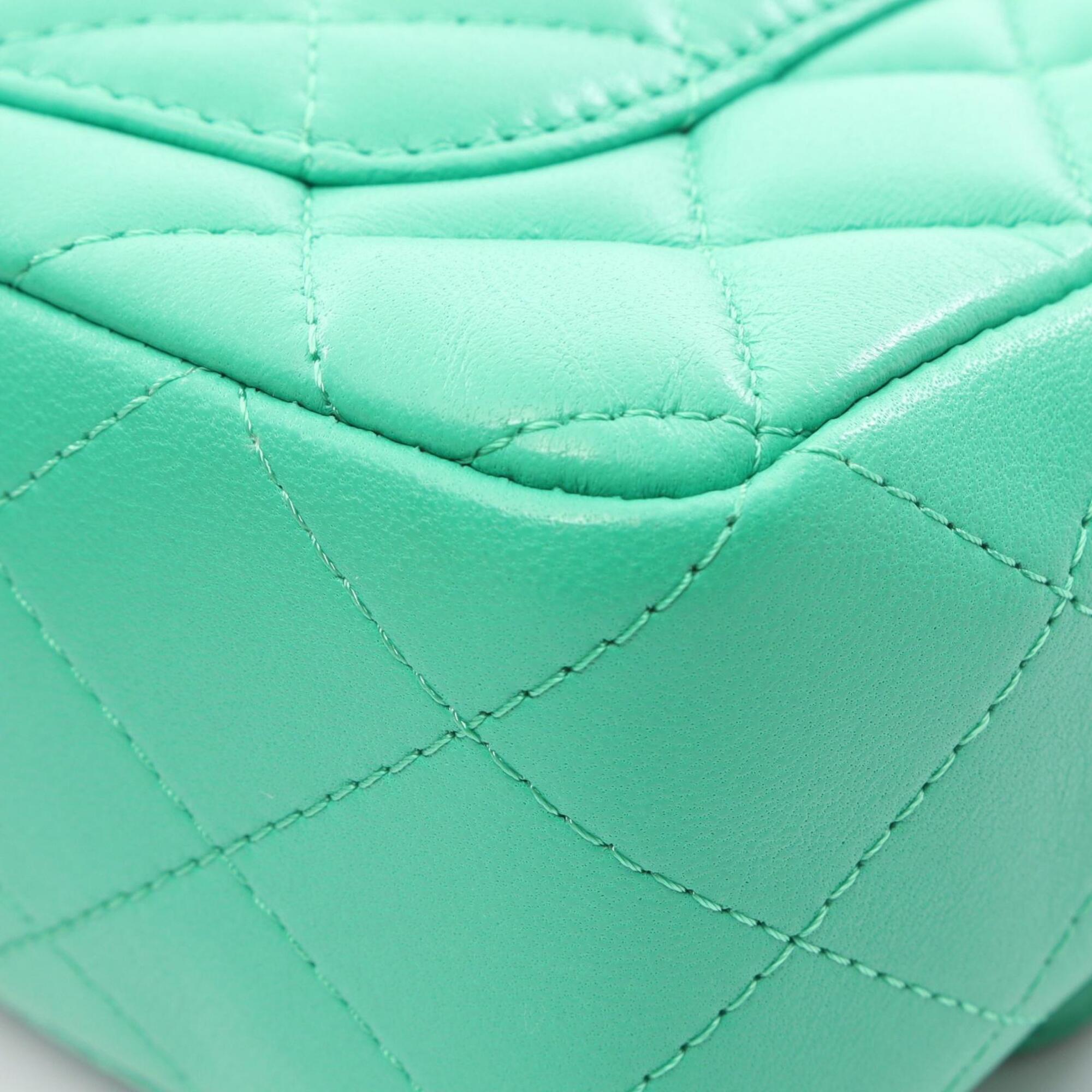 Chanel Green Leather Handbag Shoulder Bag (Pre-Owned)