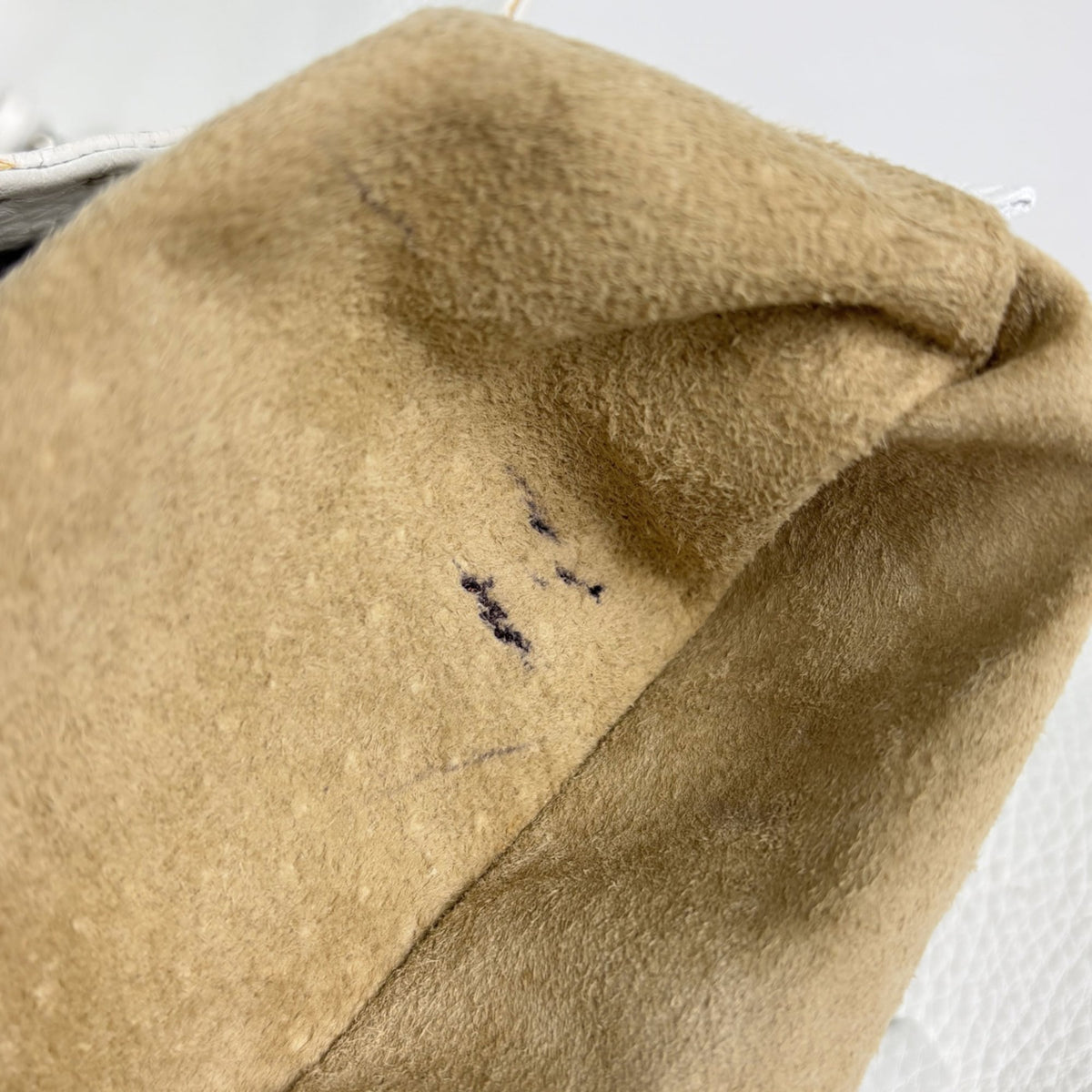 Fendi White Leather Tote Bag (Pre-Owned)