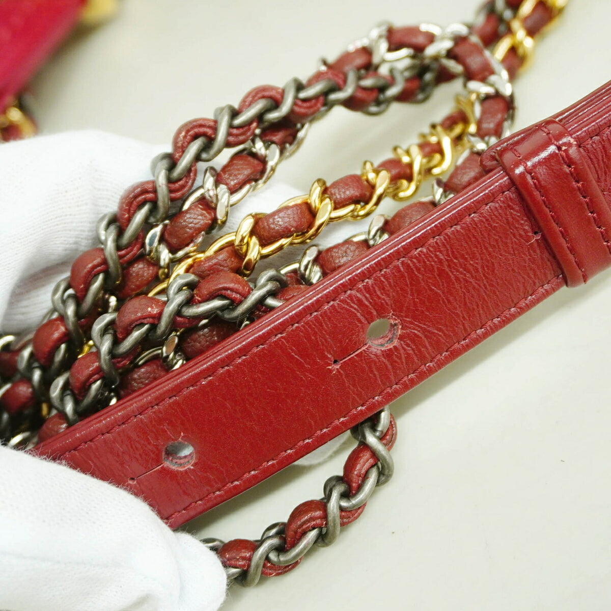 Chanel Red Color Suede Shoulder Bag (Pre-Owned)