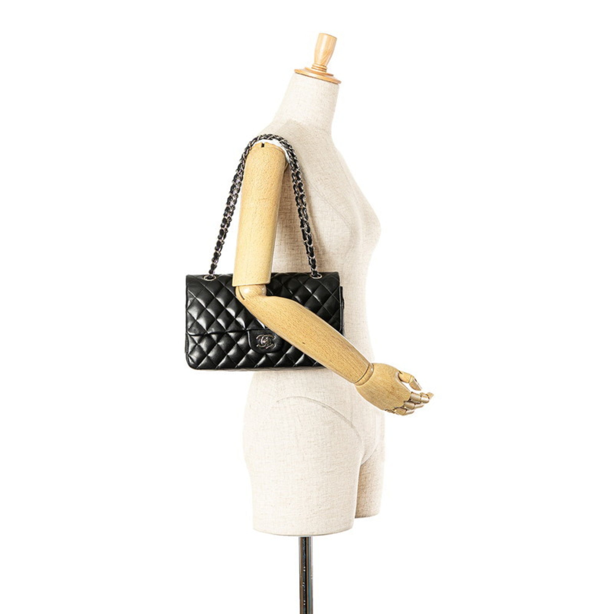 Chanel Matelasse Black Shoulder Bag (Pre-Owned)