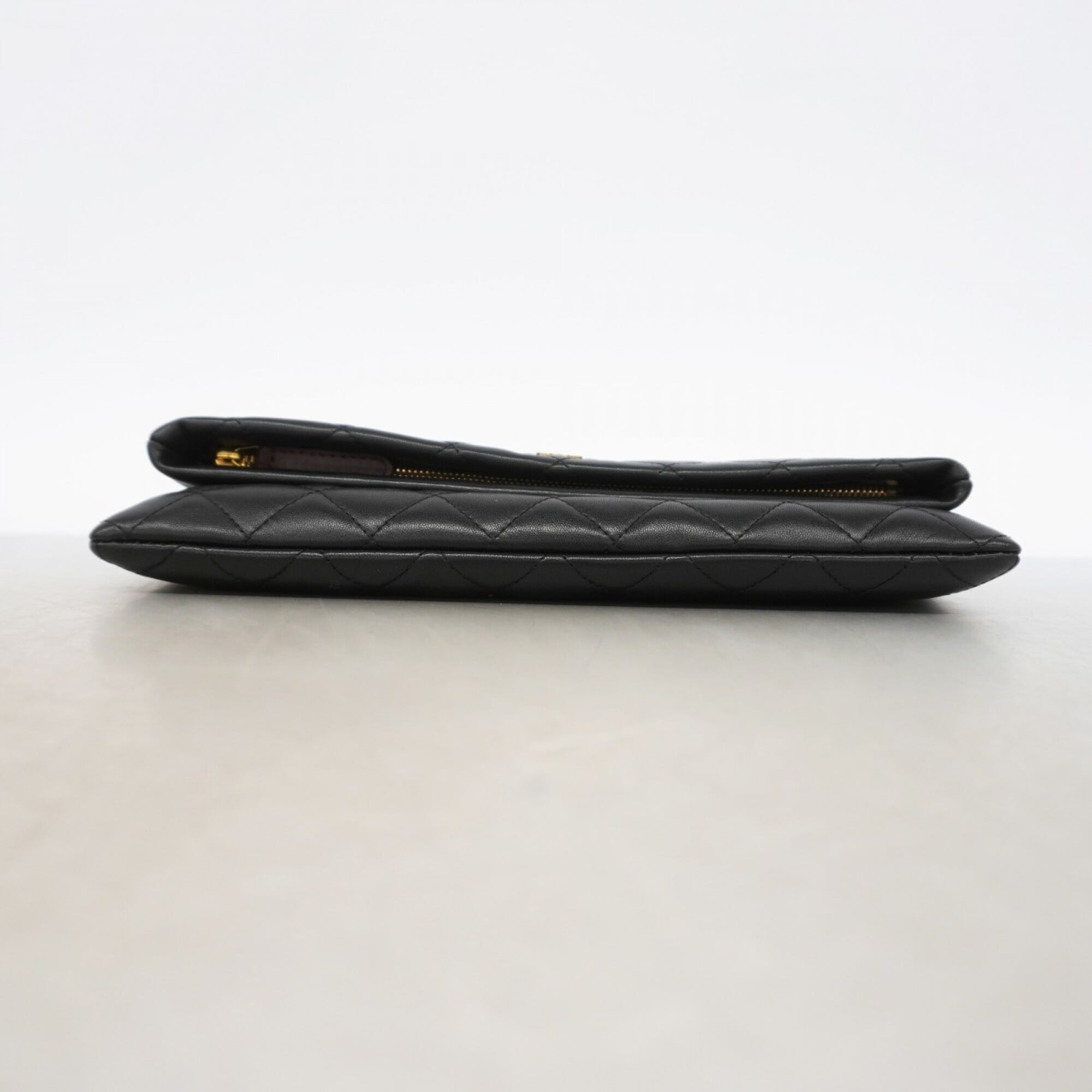 Chanel Black Leather Clutch Bag (Pre-Owned)