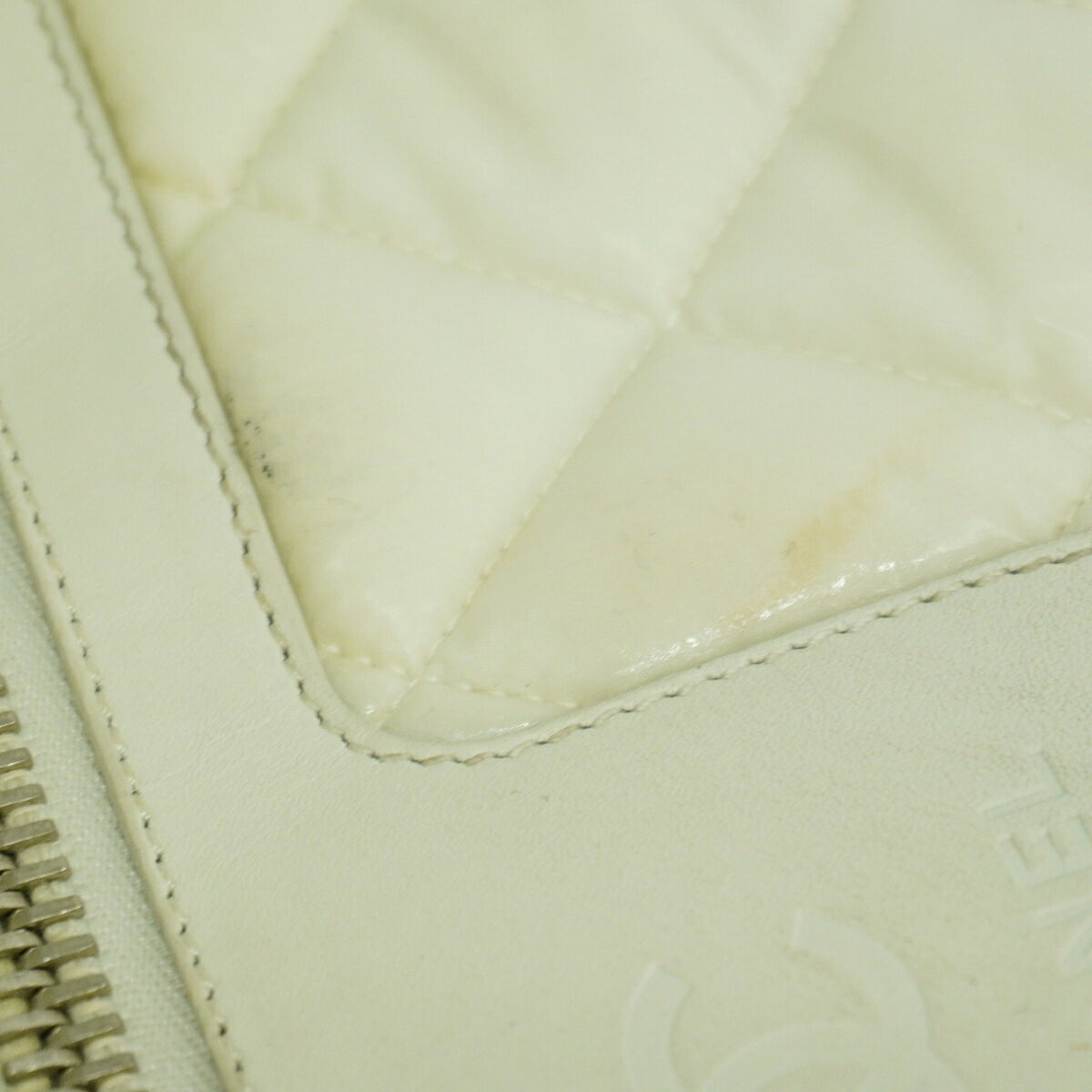 Chanel White Nylon Tote Bag (Pre-Owned)