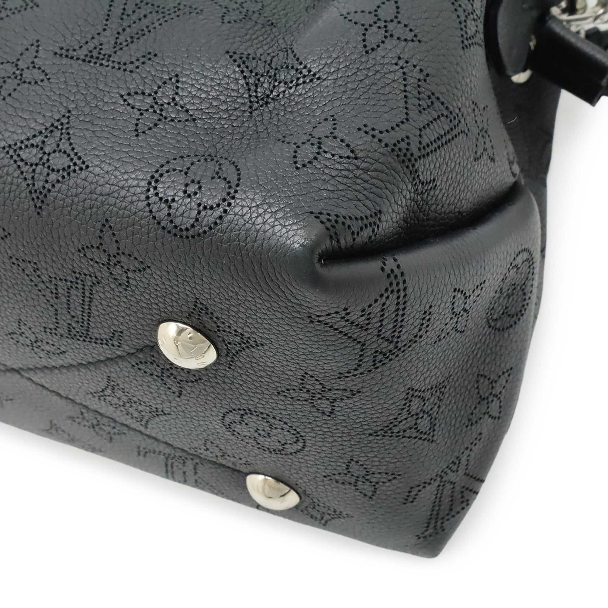 Louis Vuitton Mahina Black Noir Mahina Leather Handbag Shoulder Bag (Pre-Owned)