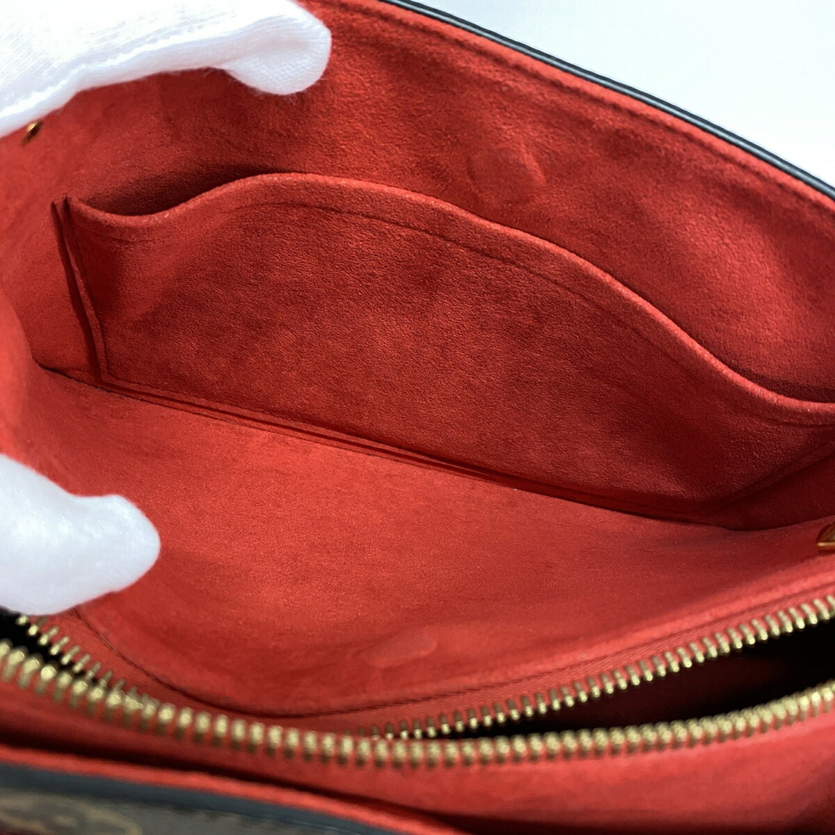 Louis Vuitton Cerise Handbag (Pre-Owned)