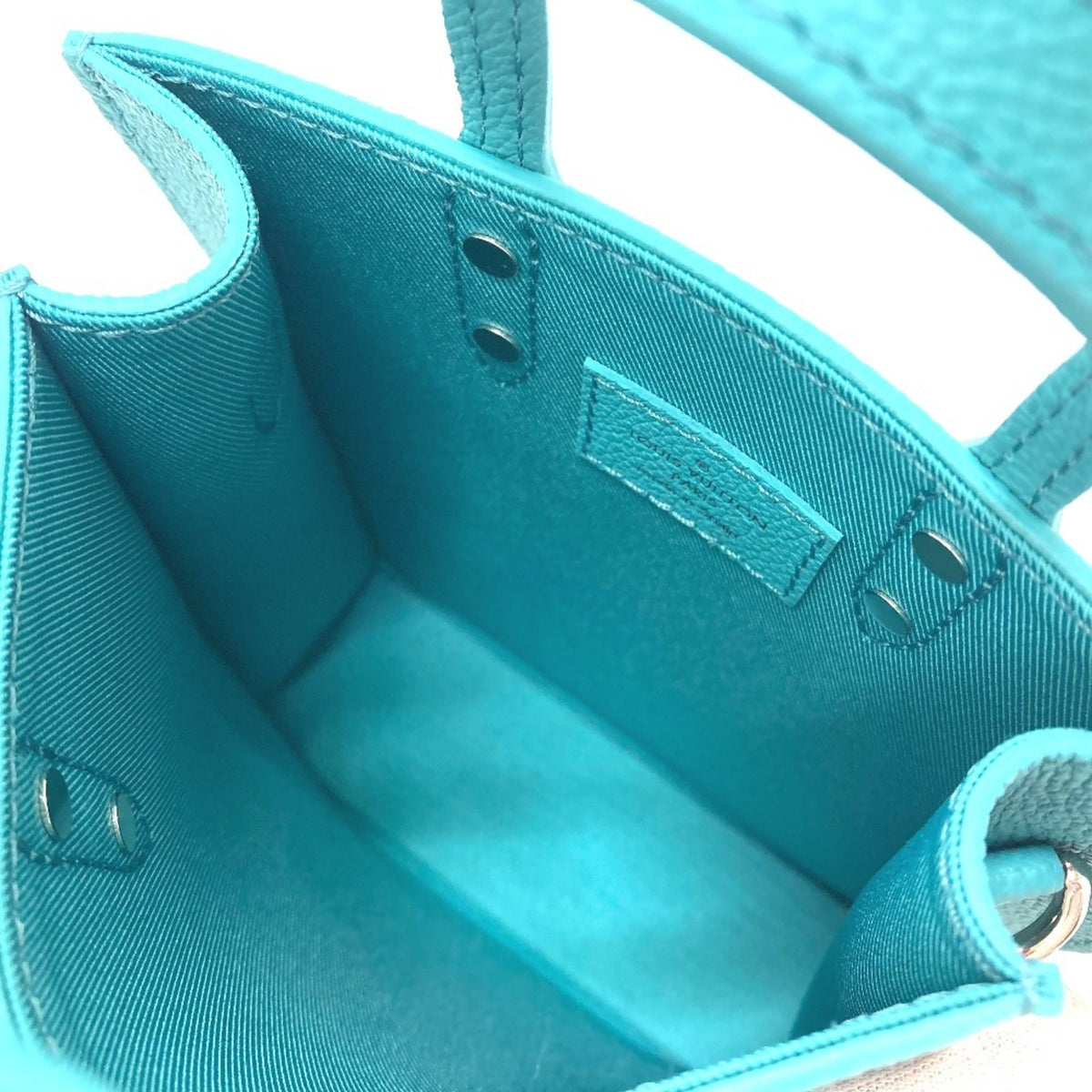 Louis Vuitton Blue Leather Shoulder Bag (Pre-Owned)