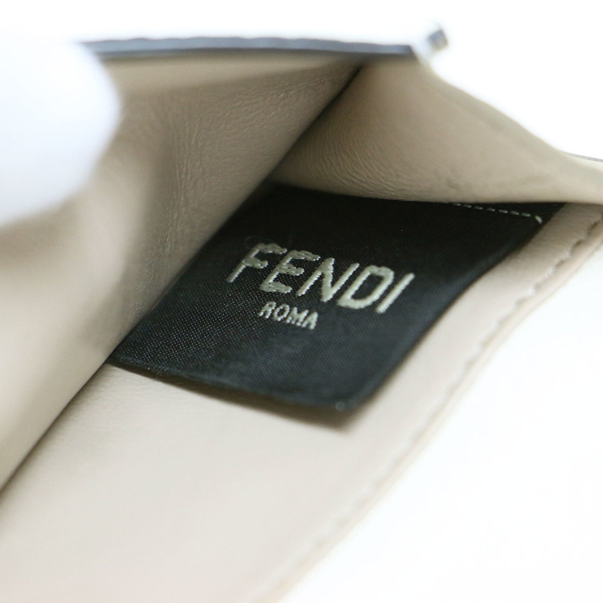 Fendi White Leather Wallet (Tri-Fold) (Pre-Owned)