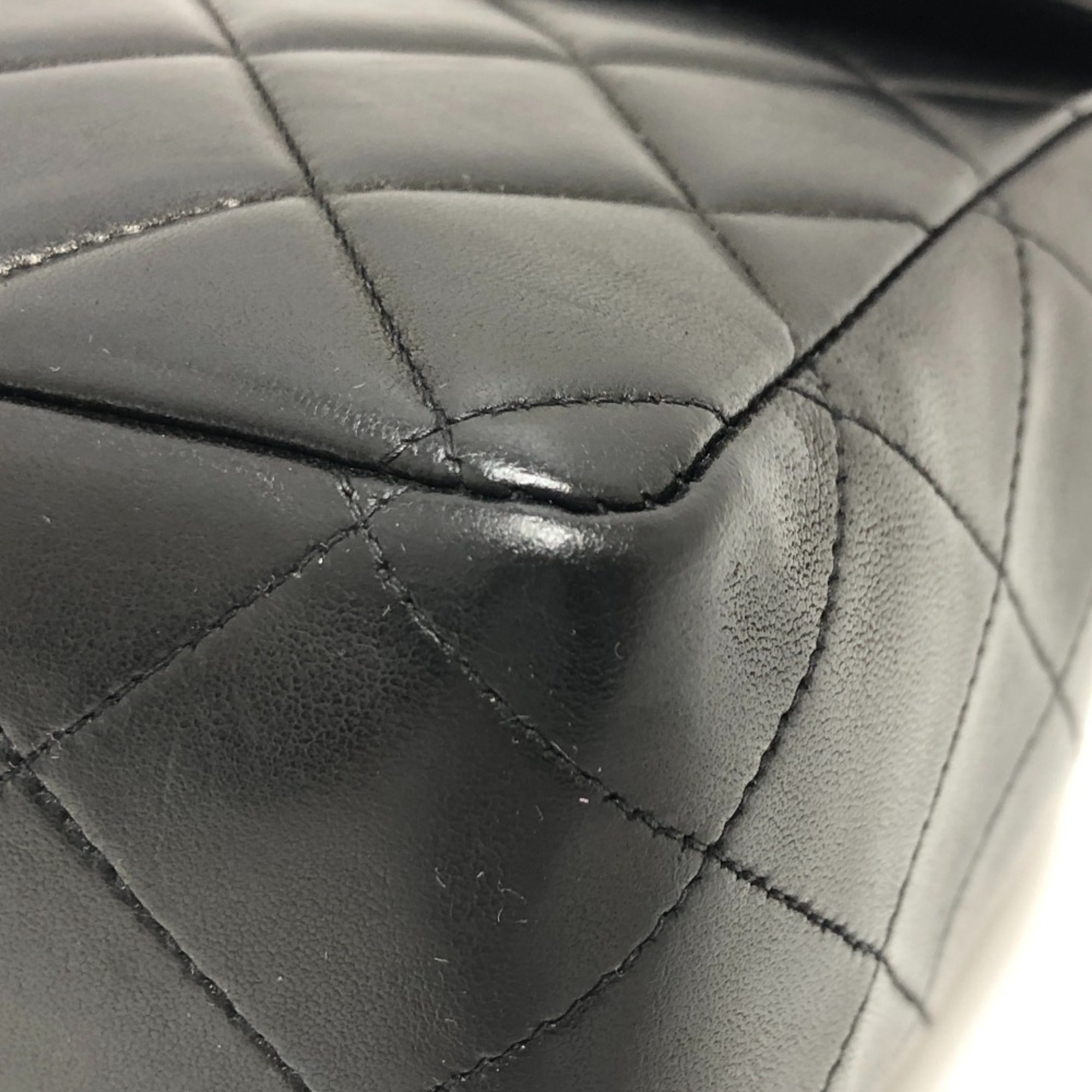 Chanel Black Leather Handbag Shoulder Bag (Pre-Owned)