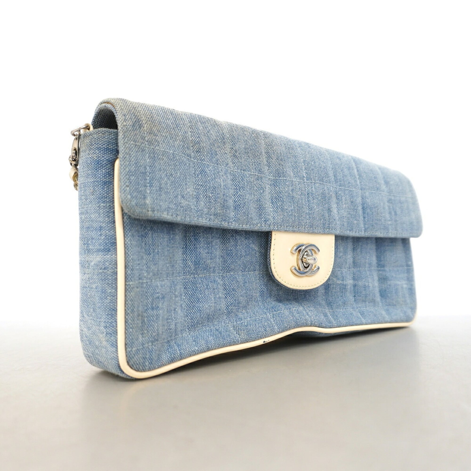 Chanel Blue Denim Shoulder Bag (Pre-Owned)