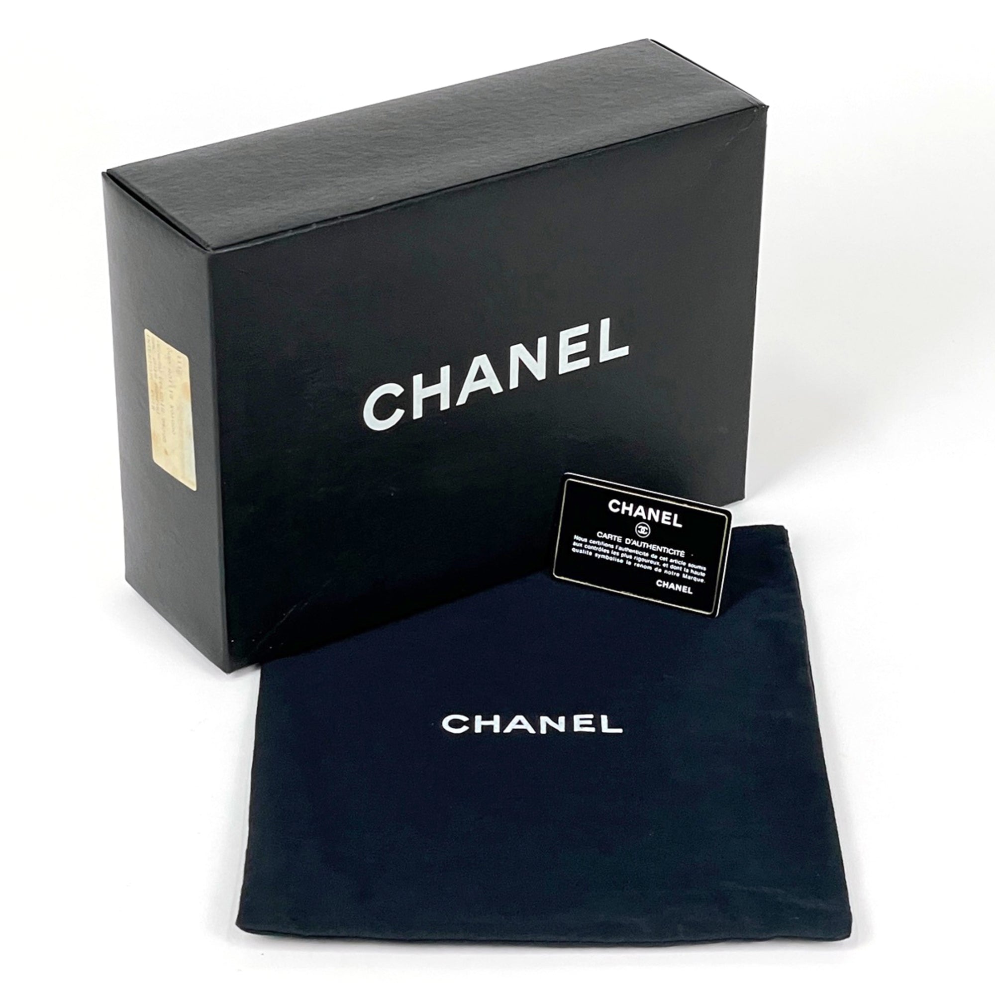 Chanel Black Leather Shoulder Bag (Pre-Owned)