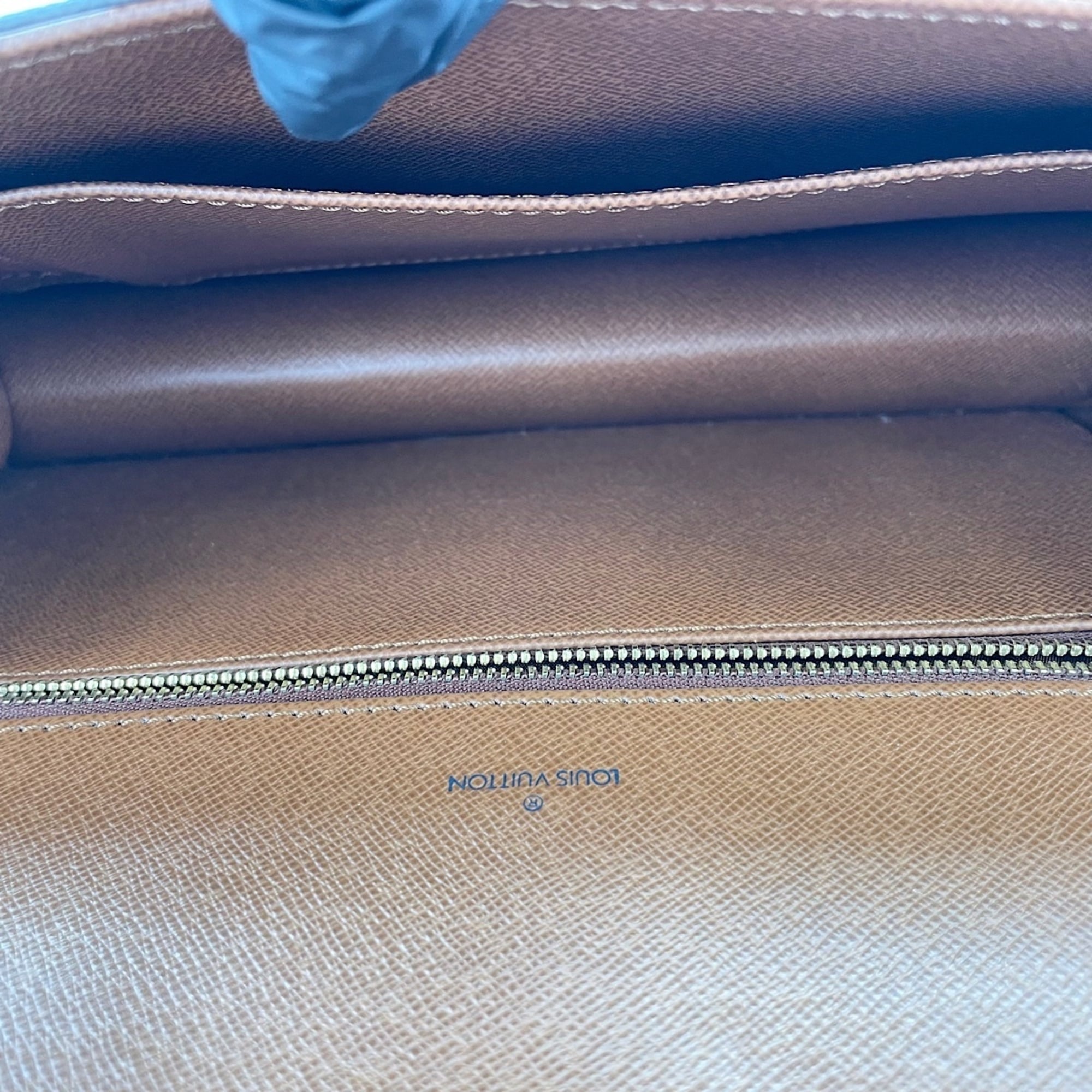Valentino Black Handbag Shoulder Bag (Pre-Owned)
