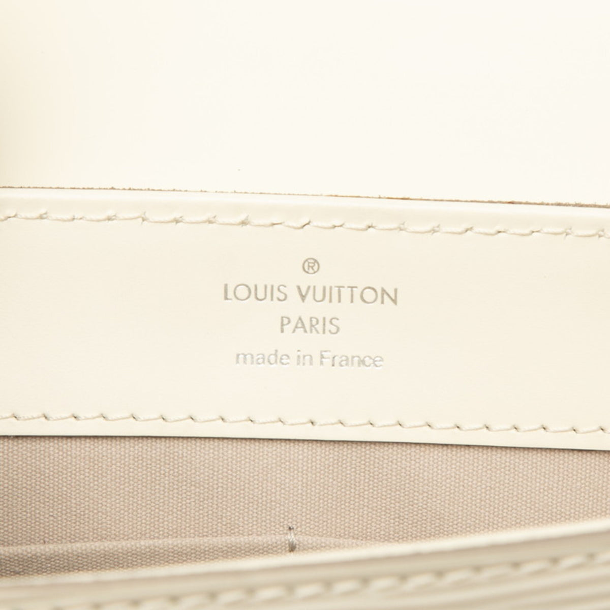 Louis Vuitton Epi White Leather Shoulder Bag (Pre-Owned)