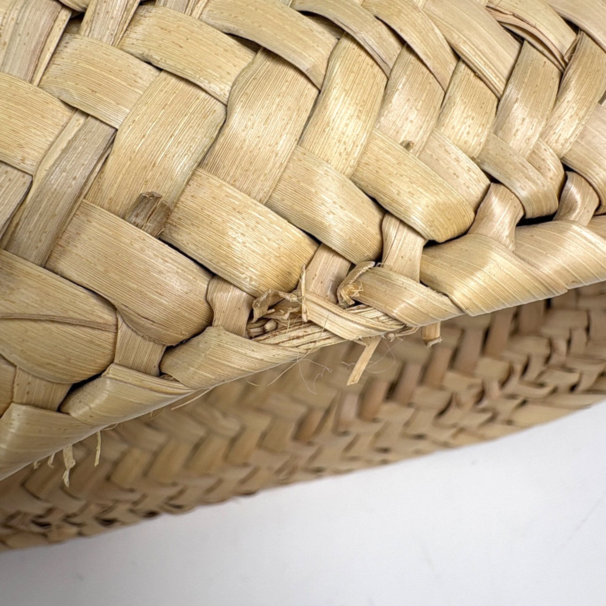 Loewe White Raffia Leather Basket Tote Bag (Pre-Owned)
