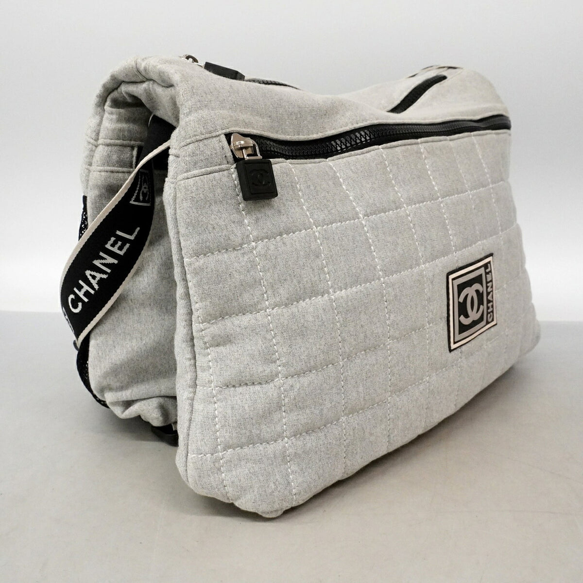 Chanel Gray Cotton Shoulder Bag (Pre-Owned)