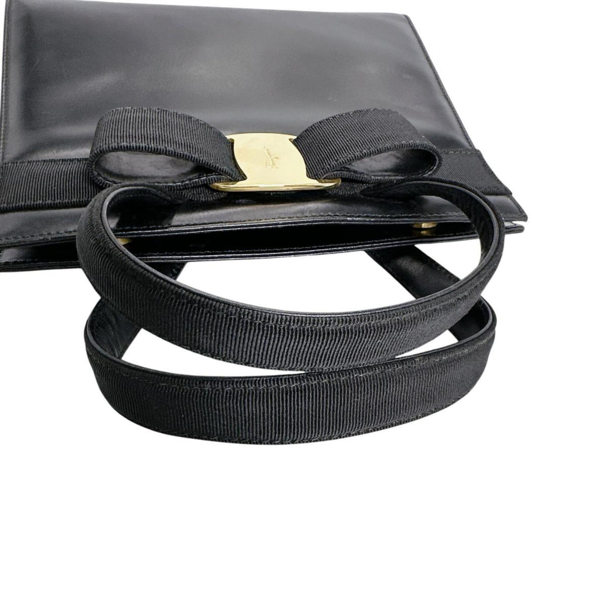 Salvatore Ferragamo Black Leather Handbag (Pre-Owned)