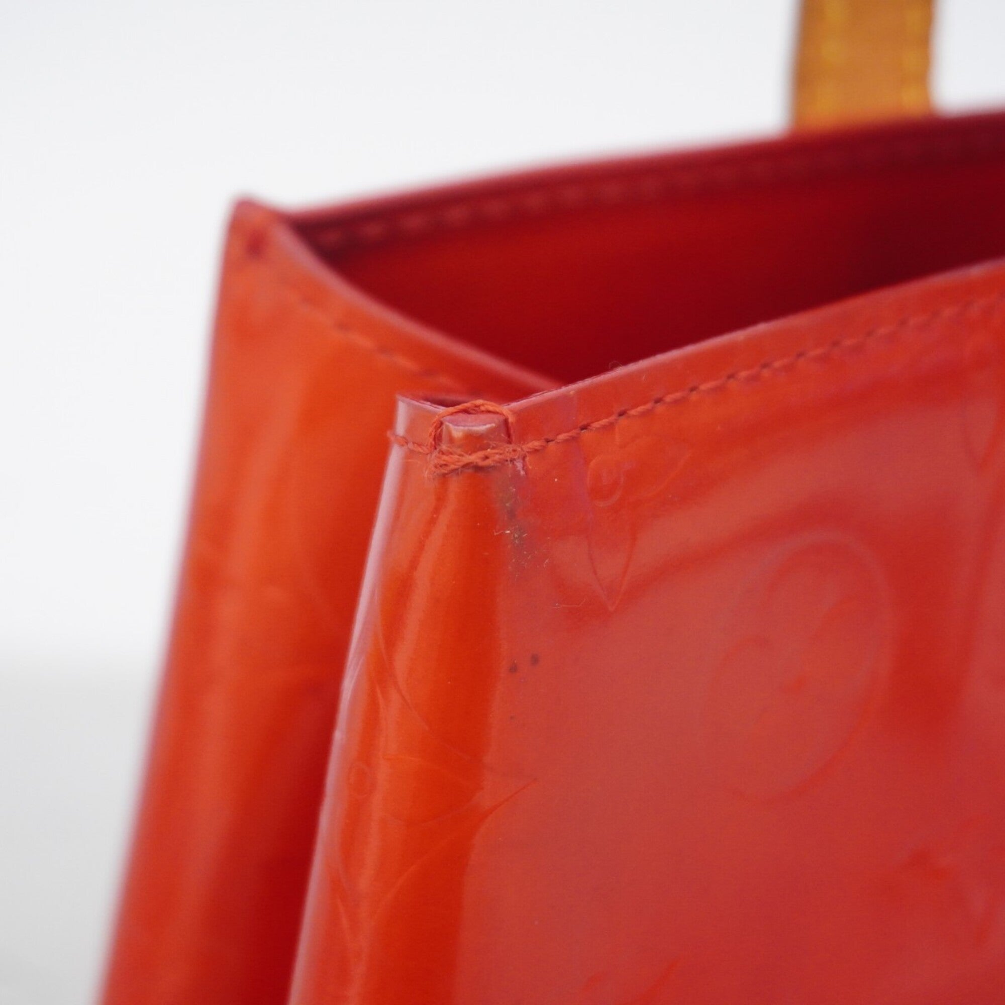 Louis Vuitton Rouge Handbag (Pre-Owned)