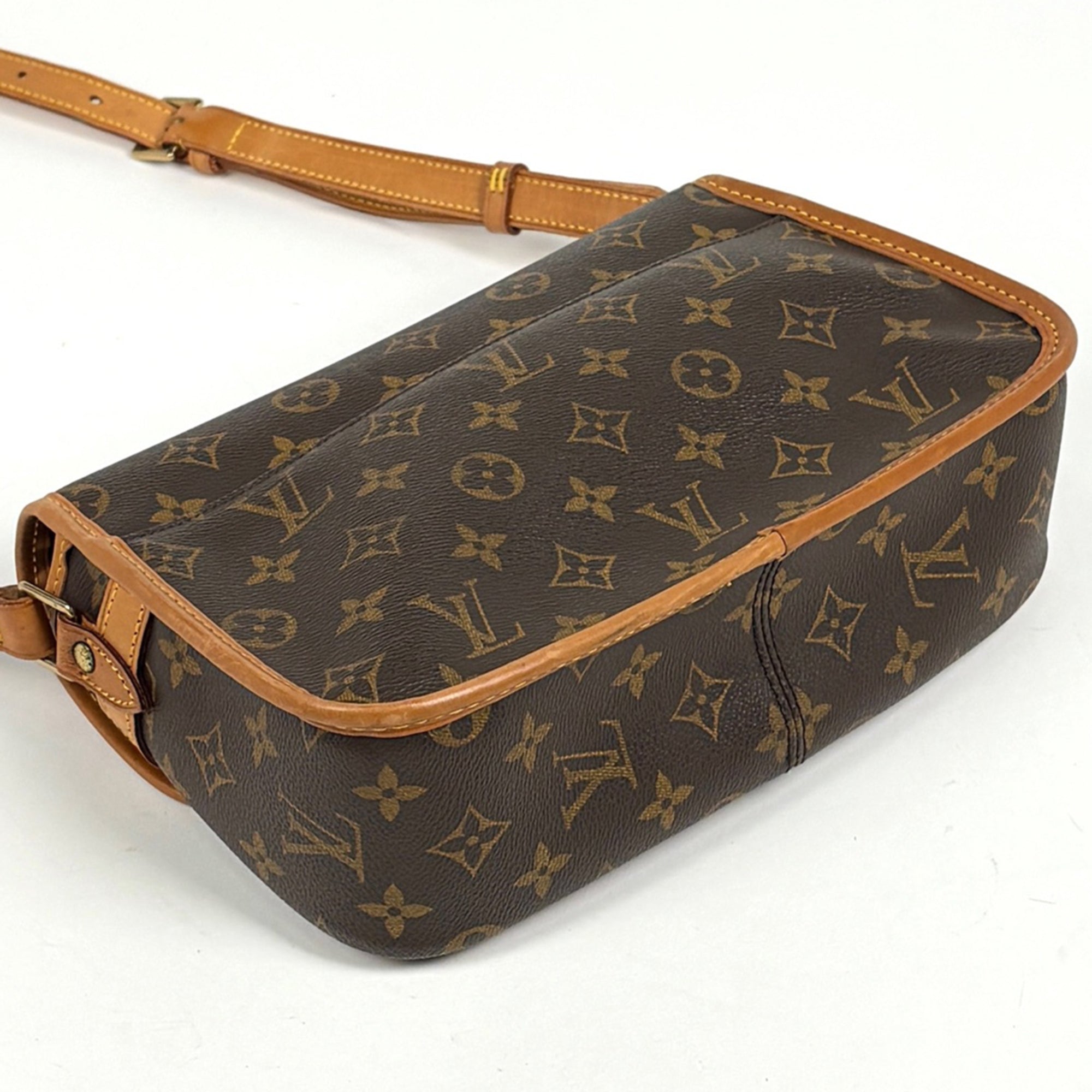 Louis Vuitton Brown Monogram Shoulder Bag (Pre-Owned)