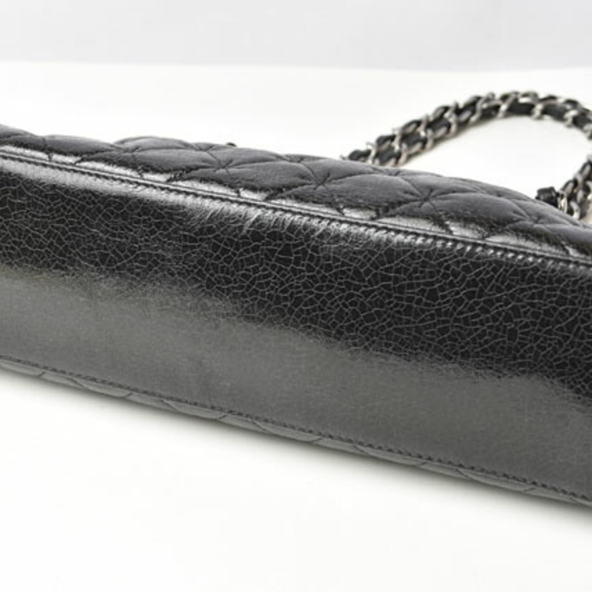 Chanel Black Patent Leather Tote Bag (Pre-Owned)