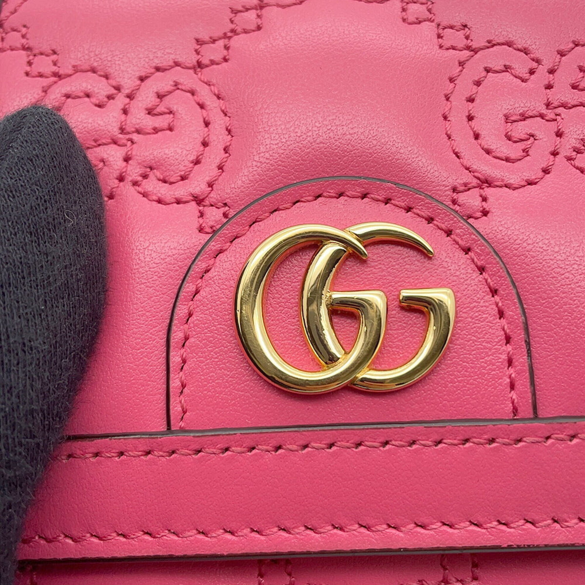 Gucci Pink Leather Wallet (Bi-Fold) (Pre-Owned)