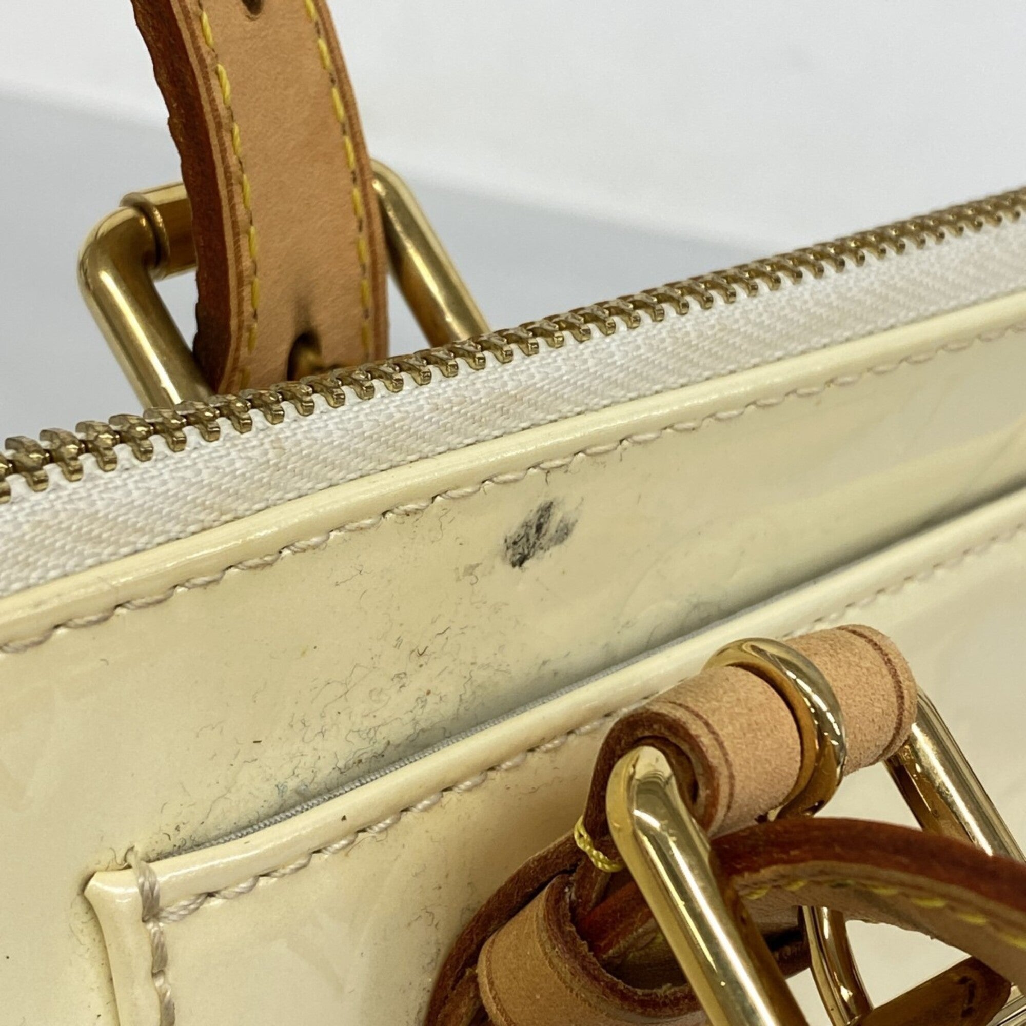 Louis Vuitton Pearl Handbag (Pre-Owned)