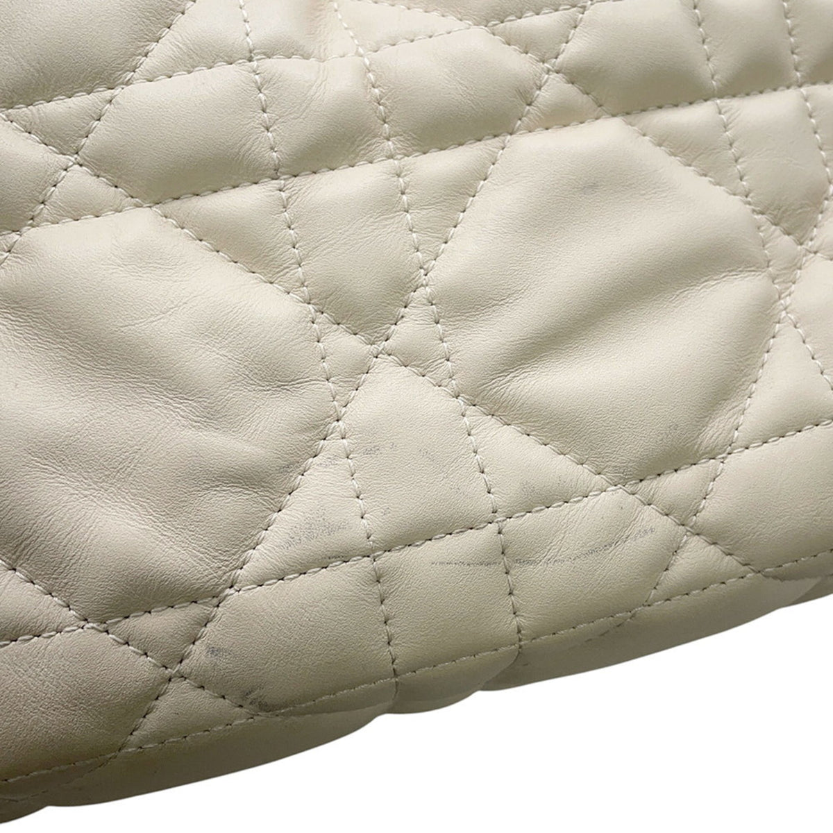 Christian Dior Ivory Leather Handbag (Pre-Owned)