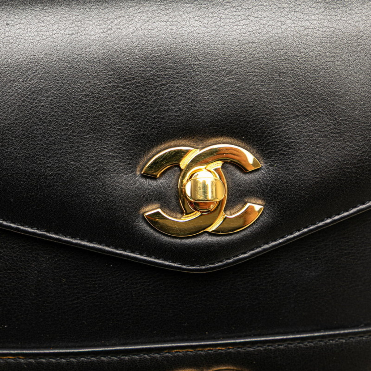 Chanel Black Leather Fanny Pack Shoulder Bag (Pre-Owned)