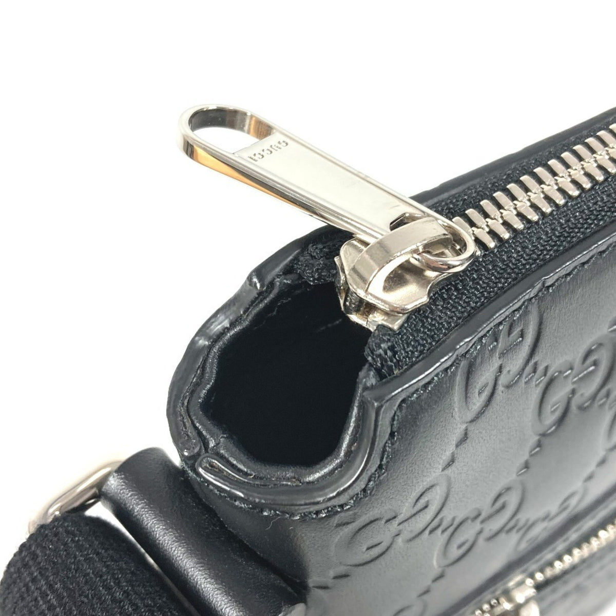 Gucci Black Pochette Shoulder Bag (Pre-Owned)