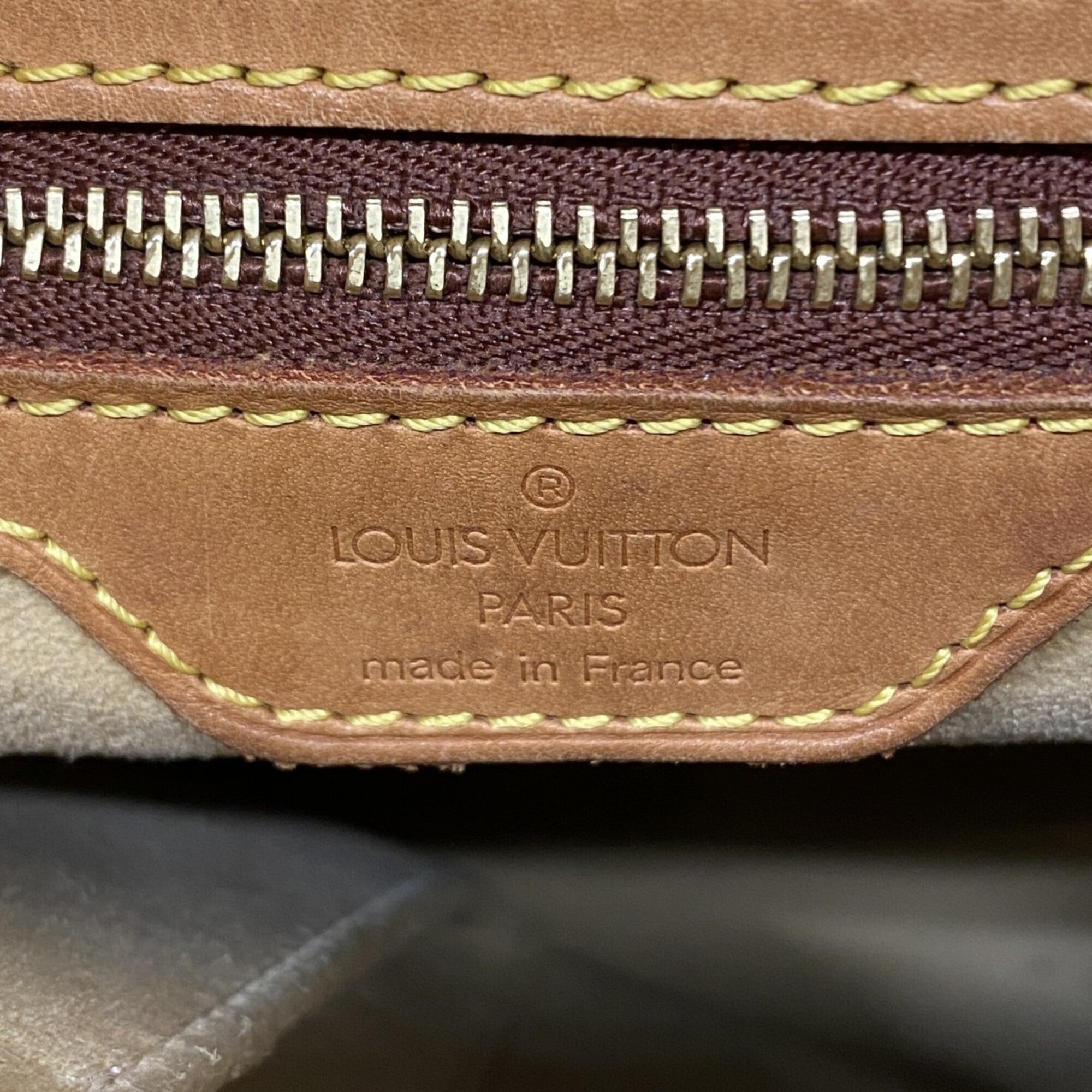 Louis Vuitton Brown Shoulder Bag (Pre-Owned)