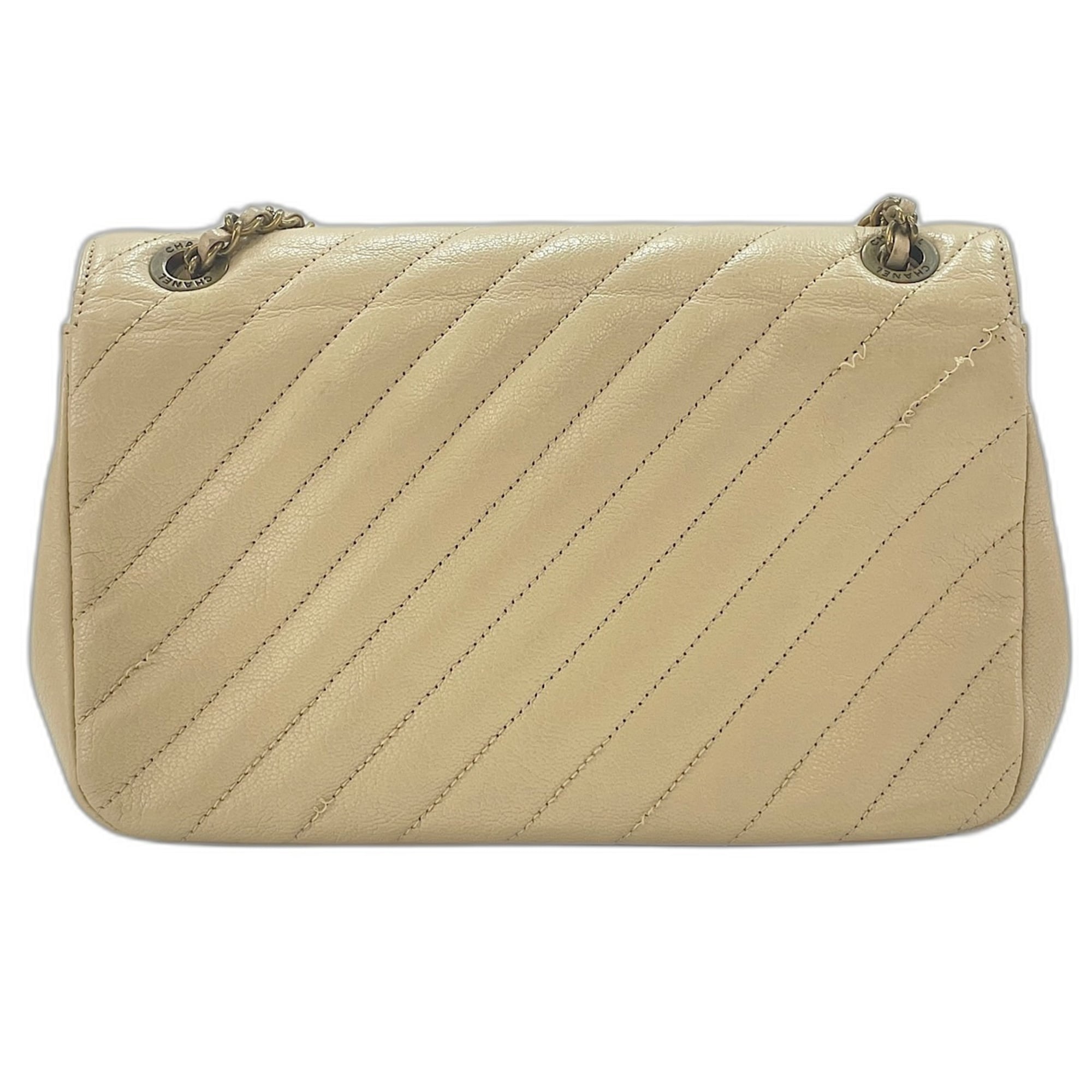 Chanel Beige Shoulder Bag (Pre-Owned)